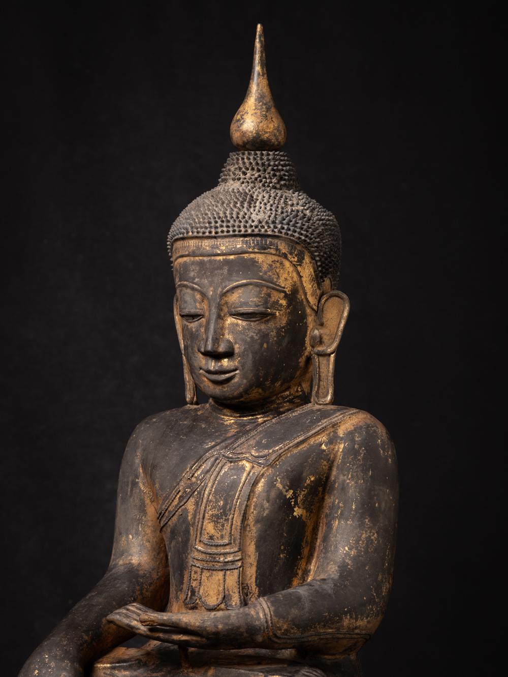 Speziale antike burmesische Buddha-Statue aus Burma aus dem 18. Jahrhundert (Birmanisch) im Angebot
