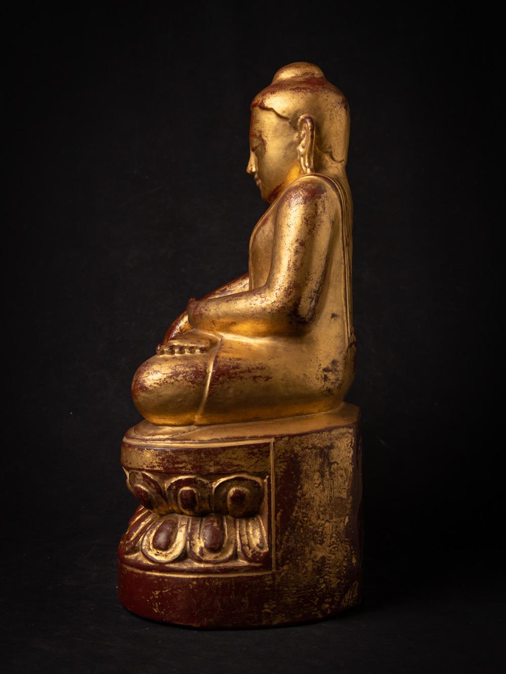 18th century special antique wooden Burmese Lotus Buddha - OriginalBuddhas In Good Condition For Sale In DEVENTER, NL