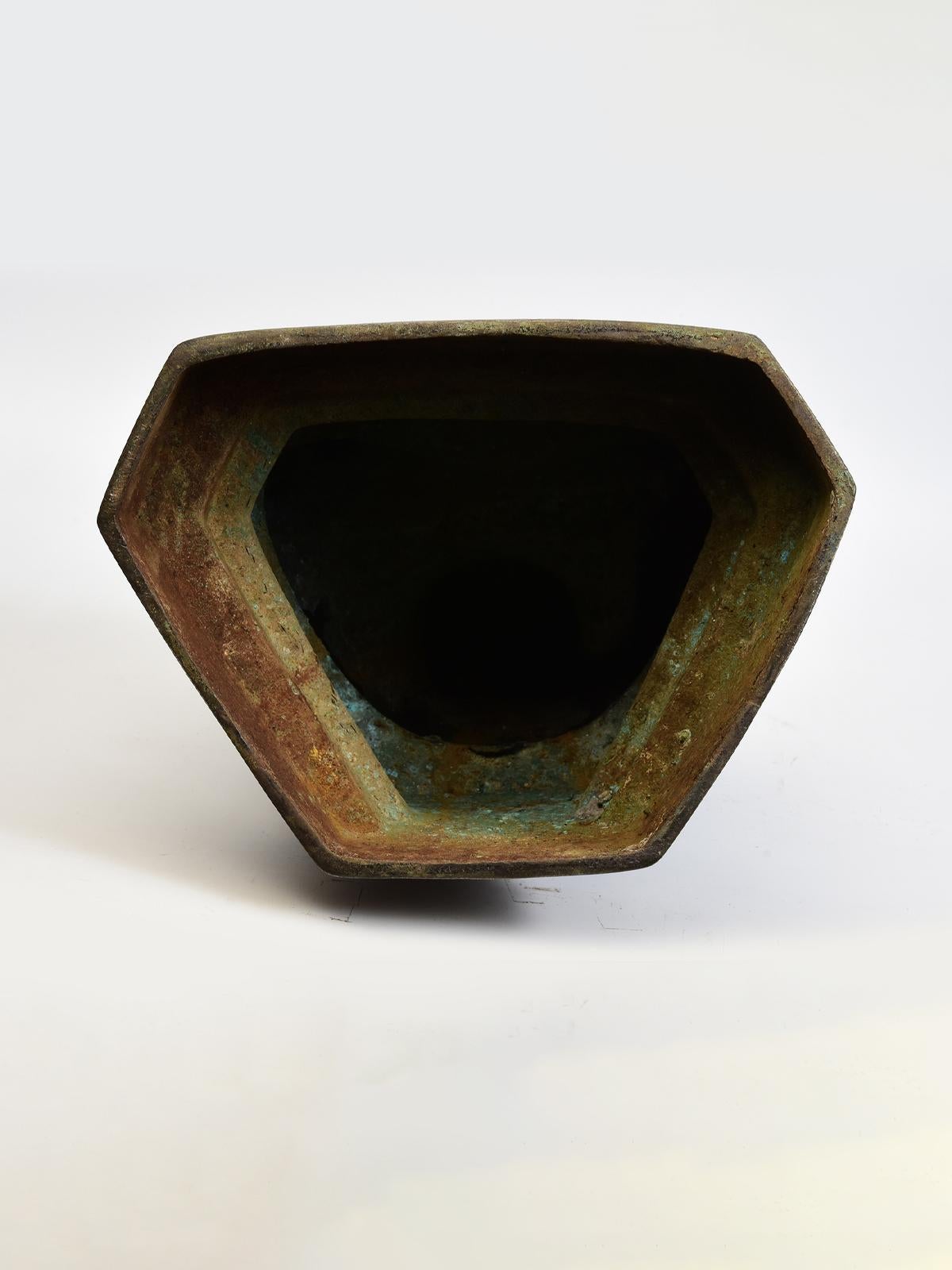 Besonderer burmesischer Buddha aus Bronze des 18. Jahrhunderts aus dem Amarapura in Nepal im Angebot 1