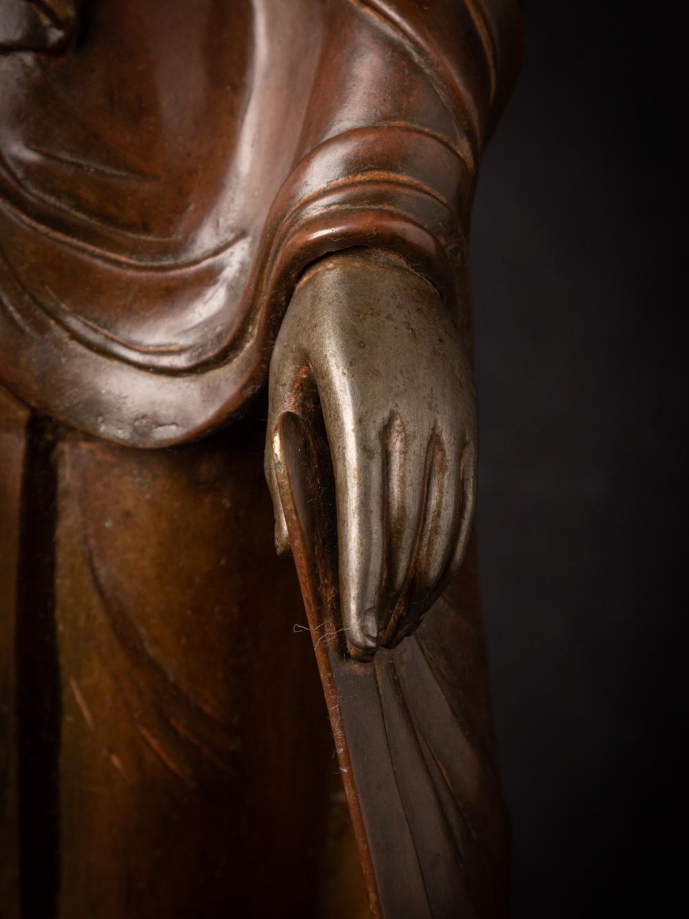 18th century special bronze Burmese Buddha statue in Amarapura style from Burma For Sale 15