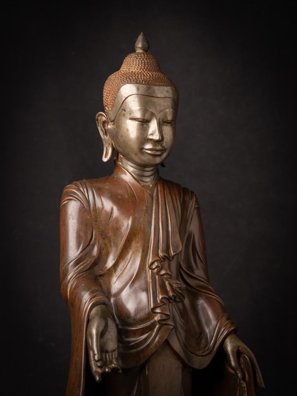 18th century special bronze Burmese Buddha statue in Amarapura style from Burma 2