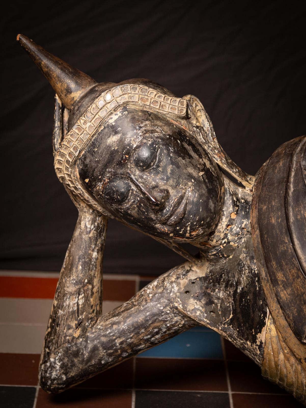 Grande statue de Bouddha birman allongé du 18e siècle Bon état - En vente à DEVENTER, NL