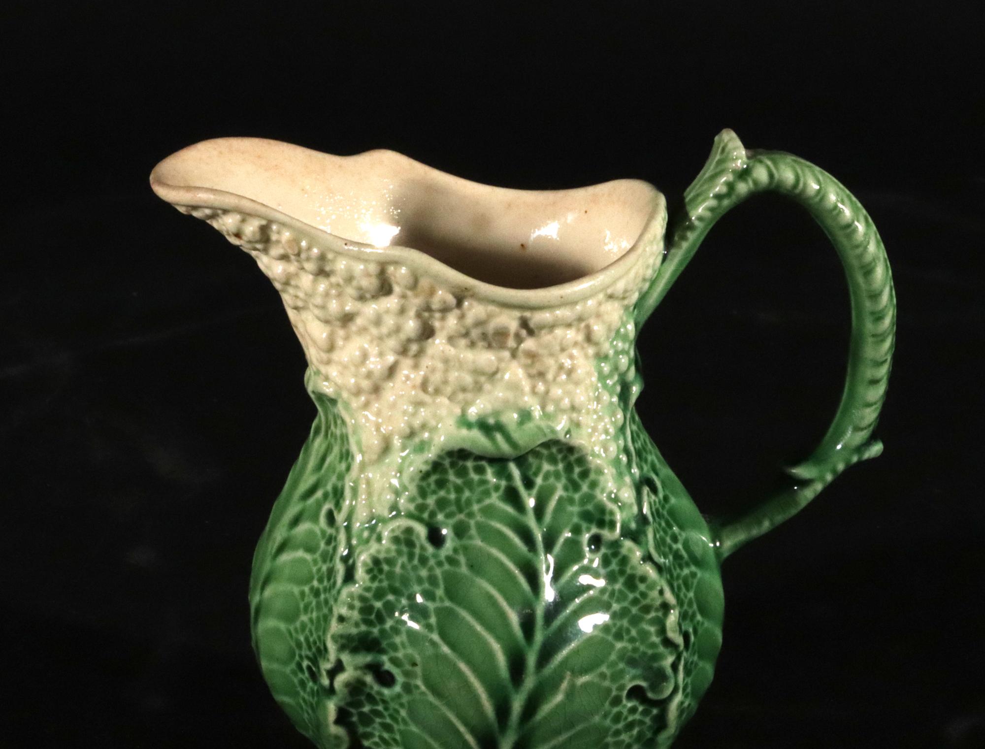 Crémier à choux-fleurs en Creamware du Staffordshire du 18e siècle en vente 1