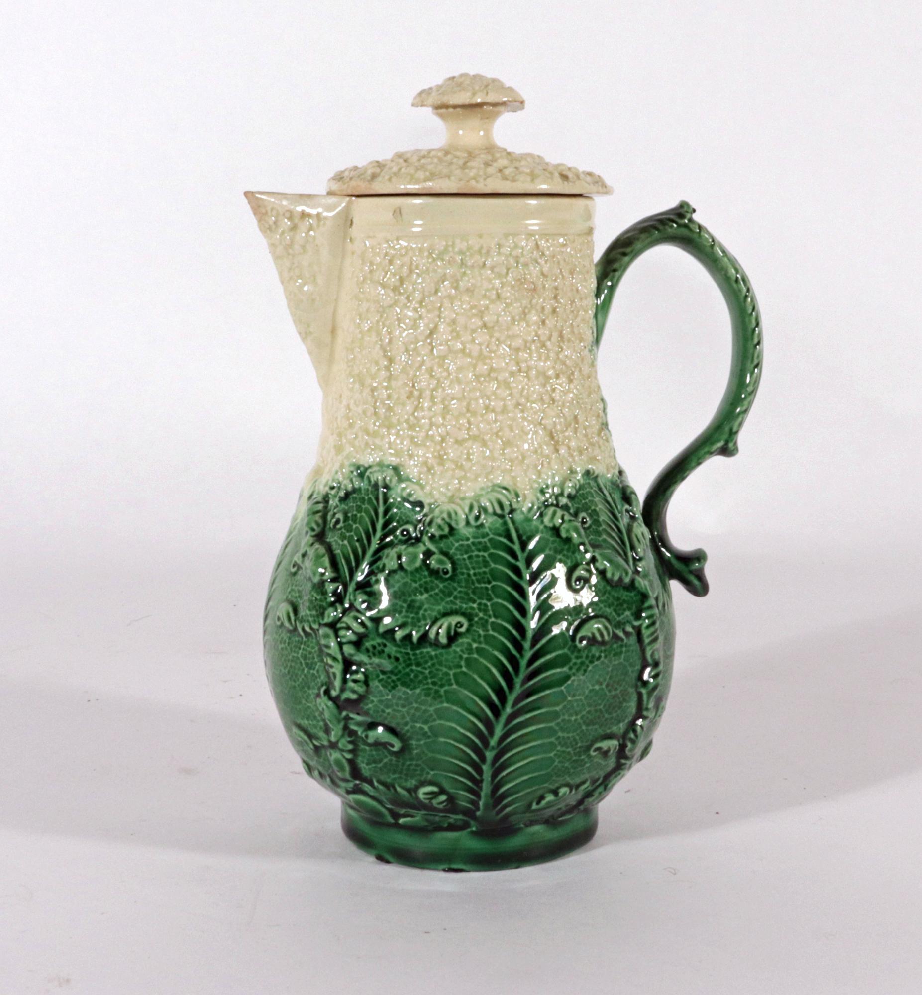 Kameliblumen- Milchkrug und Deckel aus Staffordshire-Würfelgeschirr aus dem 18. Jahrhundert im Angebot 2