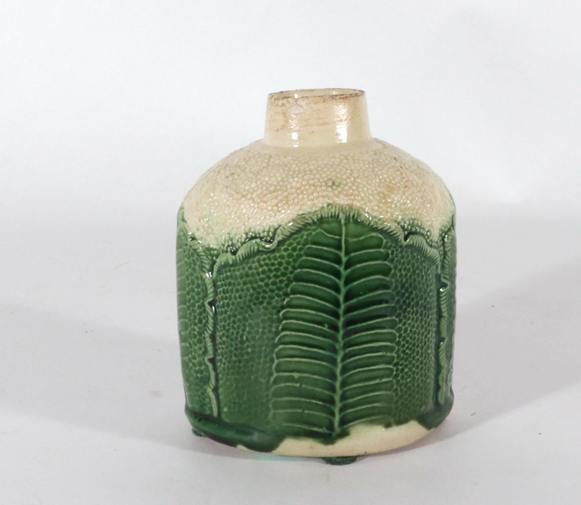 Milieu du XVIIIe siècle Boite à thé en Creamware Cauliflower du 18ème siècle du Staffordshire en vente