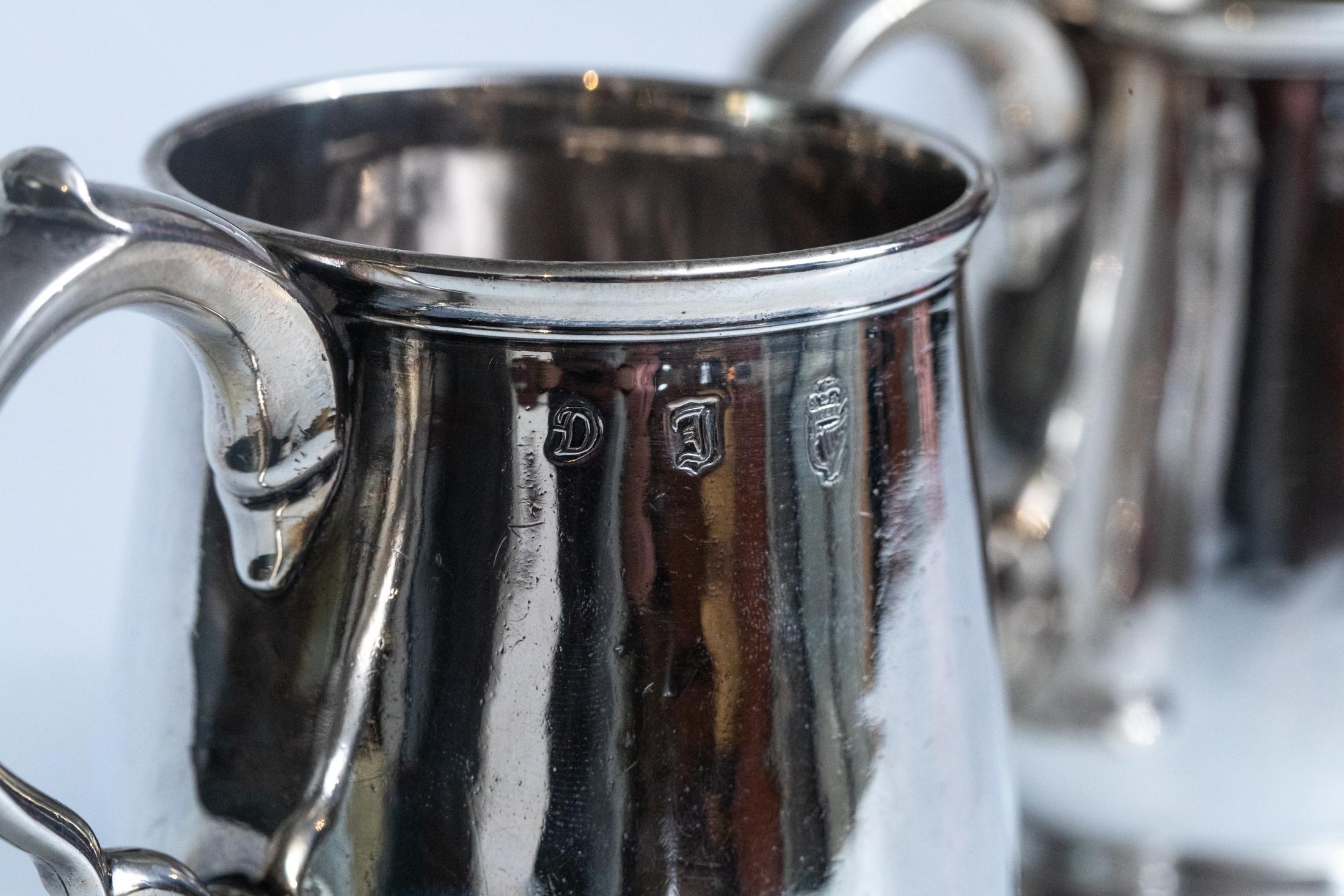 18th Century Sterling Silver Mugs Dublin Irish Baroque by Henry Daniele In Good Condition In Epfach, DE