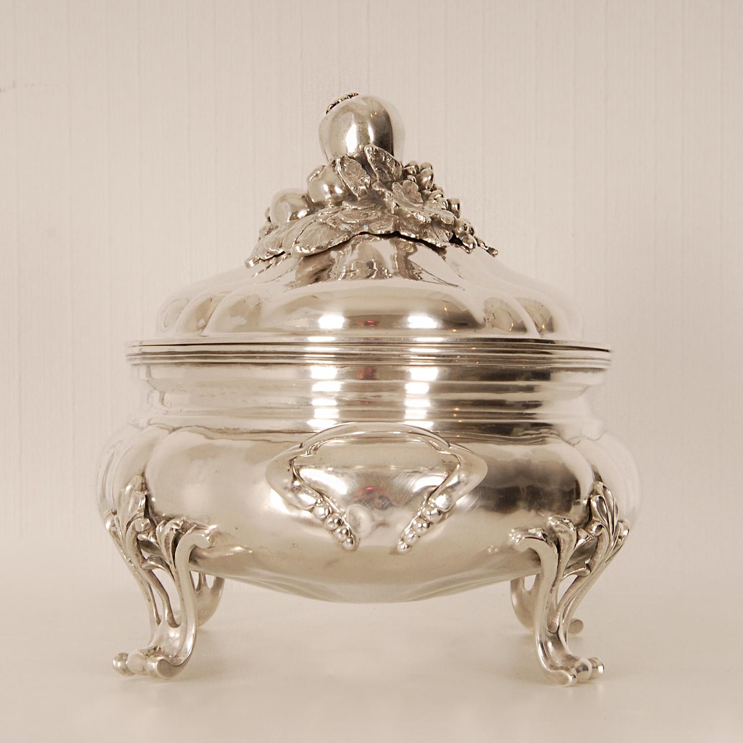 18th Century Sterling Silver Soup Tureen Hammered Italian Venice Rococo  For Sale 5