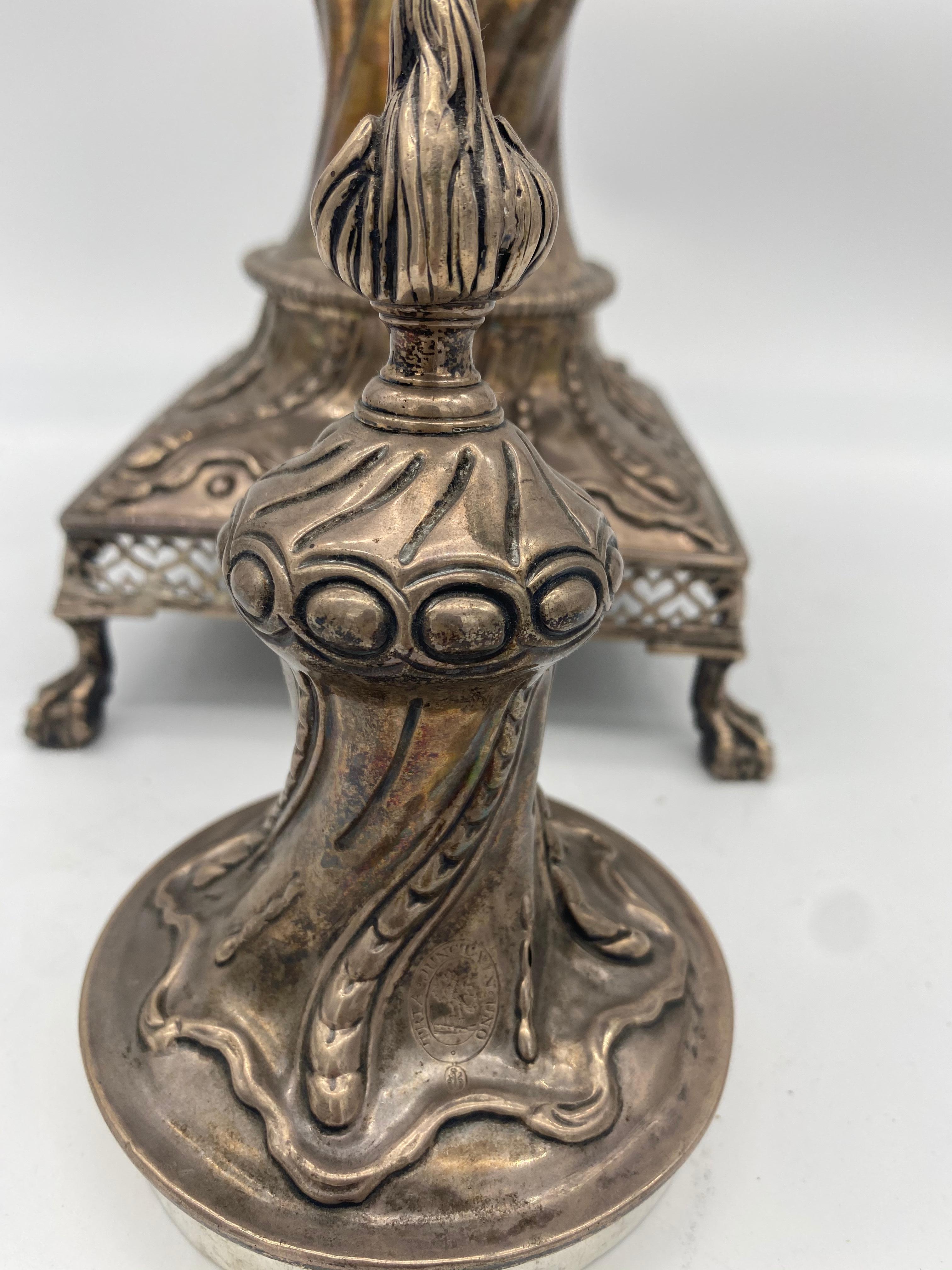 18. Jahrhundert Antike 20'' Sterling Silber Wasser Urne im Angebot 3