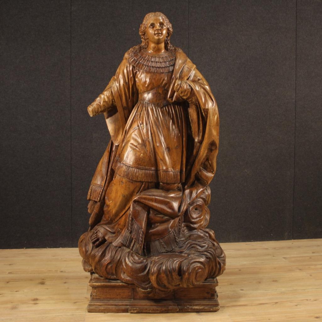 Sculpture religieuse allemande en bois du 18ème siècle - Saint sur une statue de nuage, 1780 en vente 4