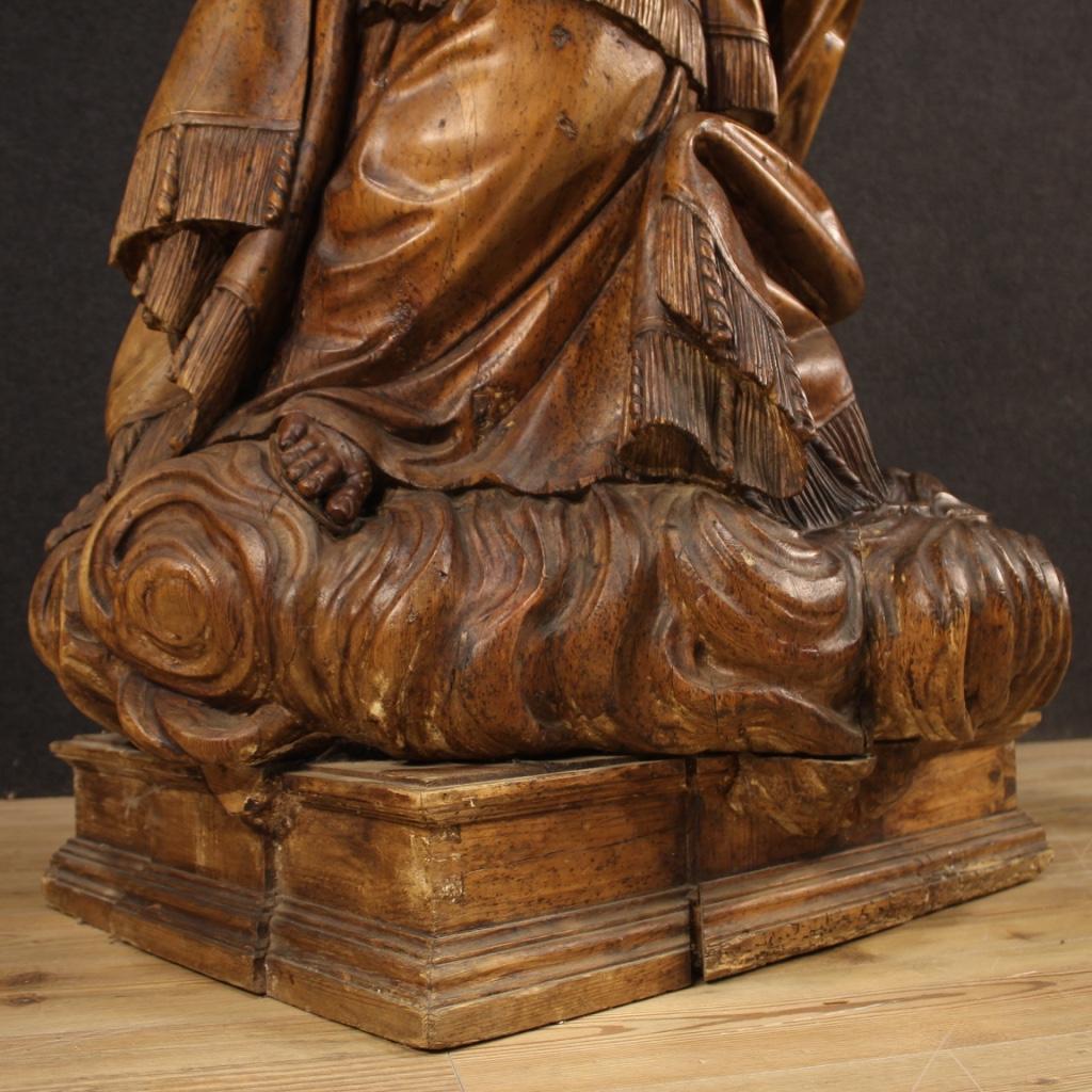 Sculpture religieuse allemande en bois du 18ème siècle - Saint sur une statue de nuage, 1780 en vente 6