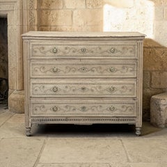 Commode en chêne décapé du XVIIIe siècle provenant de Herve en Bretagne