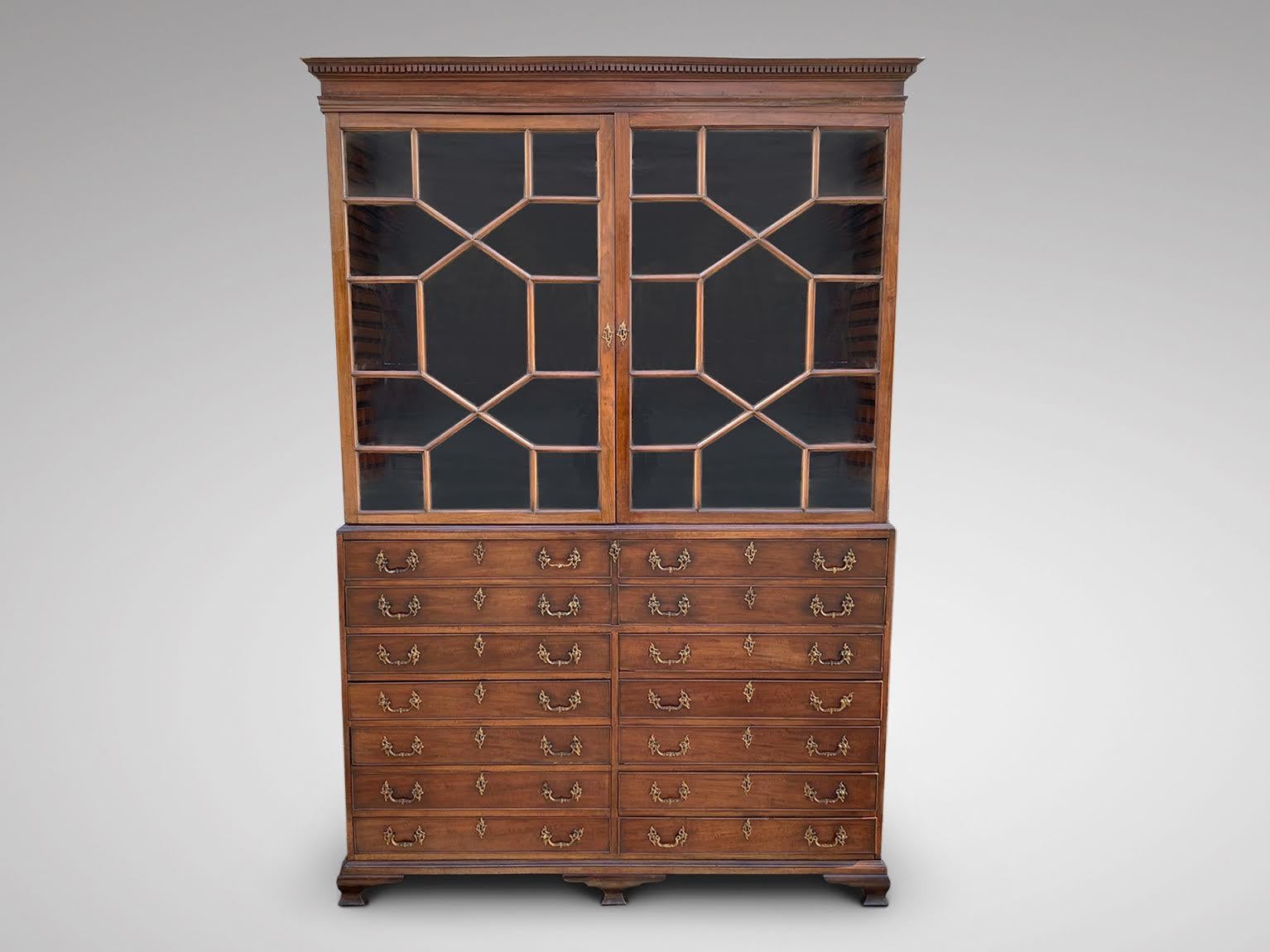 Hand-Crafted 18th Century Stunning Mahogany Secretaire Bookcase