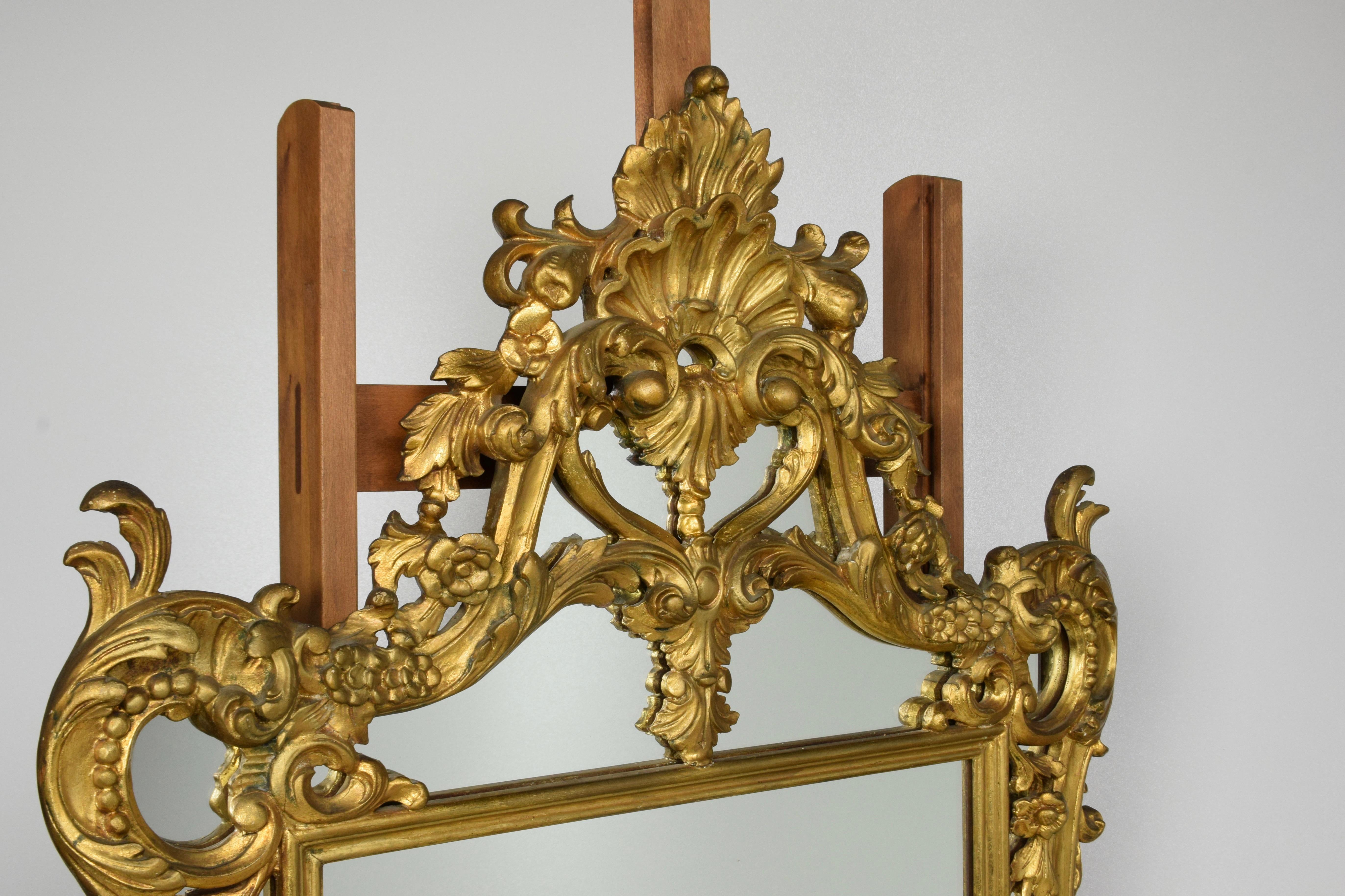 Italian 18th Century Style Carved and Gilded Wooden Mirror