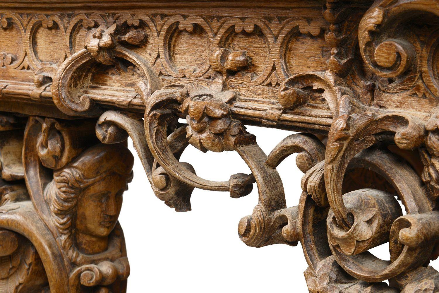 18th Century style carved Oak centre / console table. In Good Condition For Sale In Brighton, Sussex