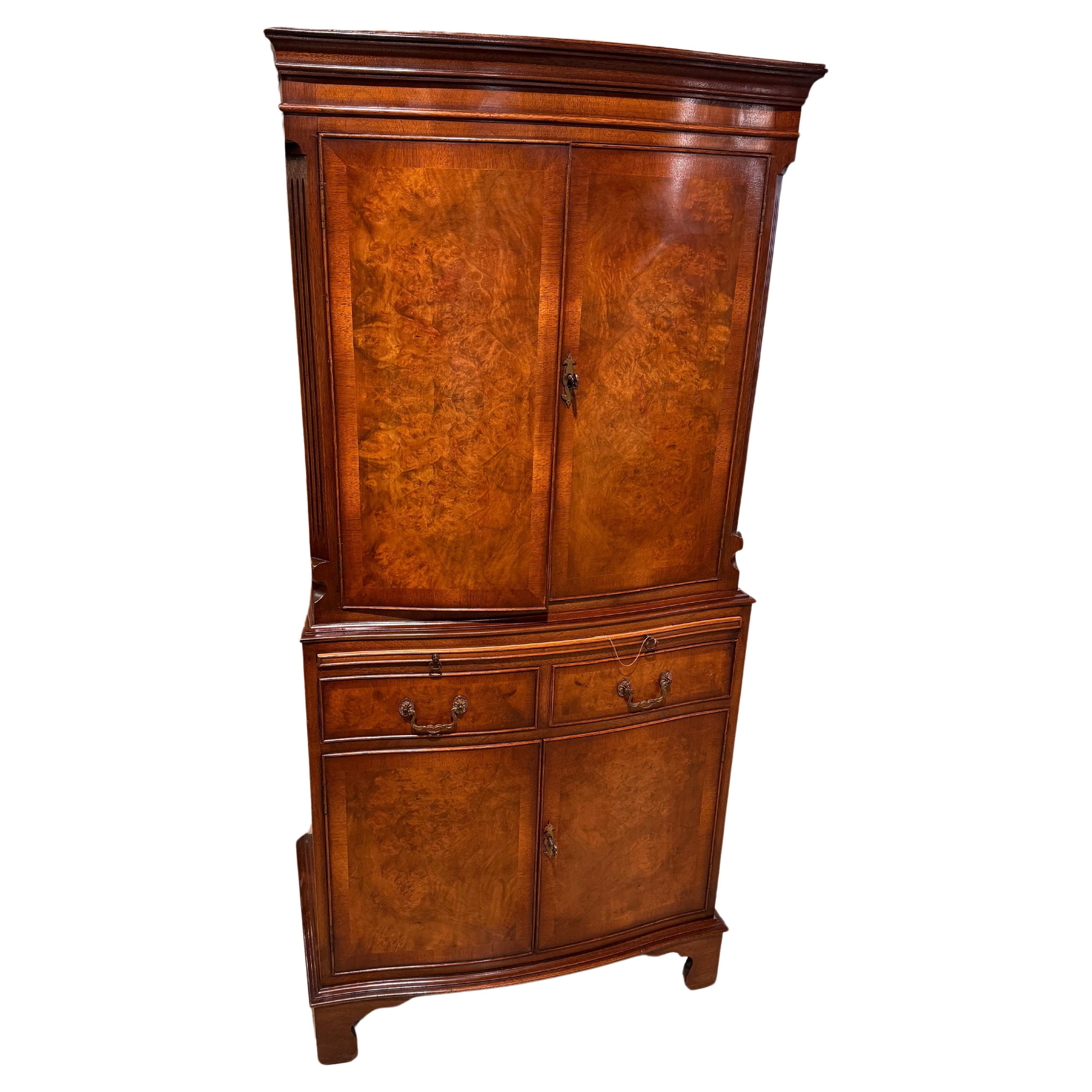 18th Century Style Drinks Cabinet, Walnut, Walnut Burr English For Sale