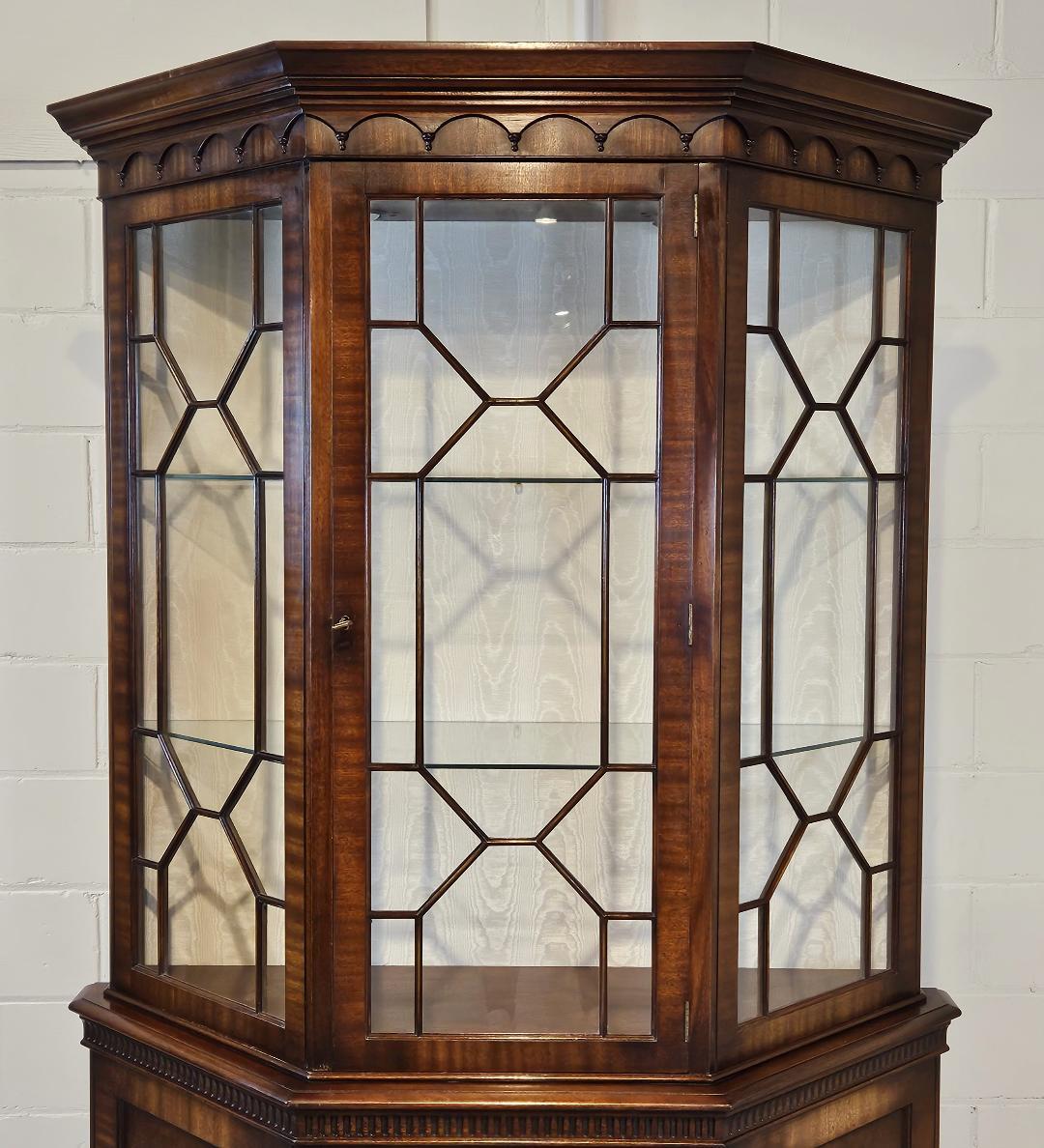18th Century Style English Display Cabinet Three Side Display For Sale 4