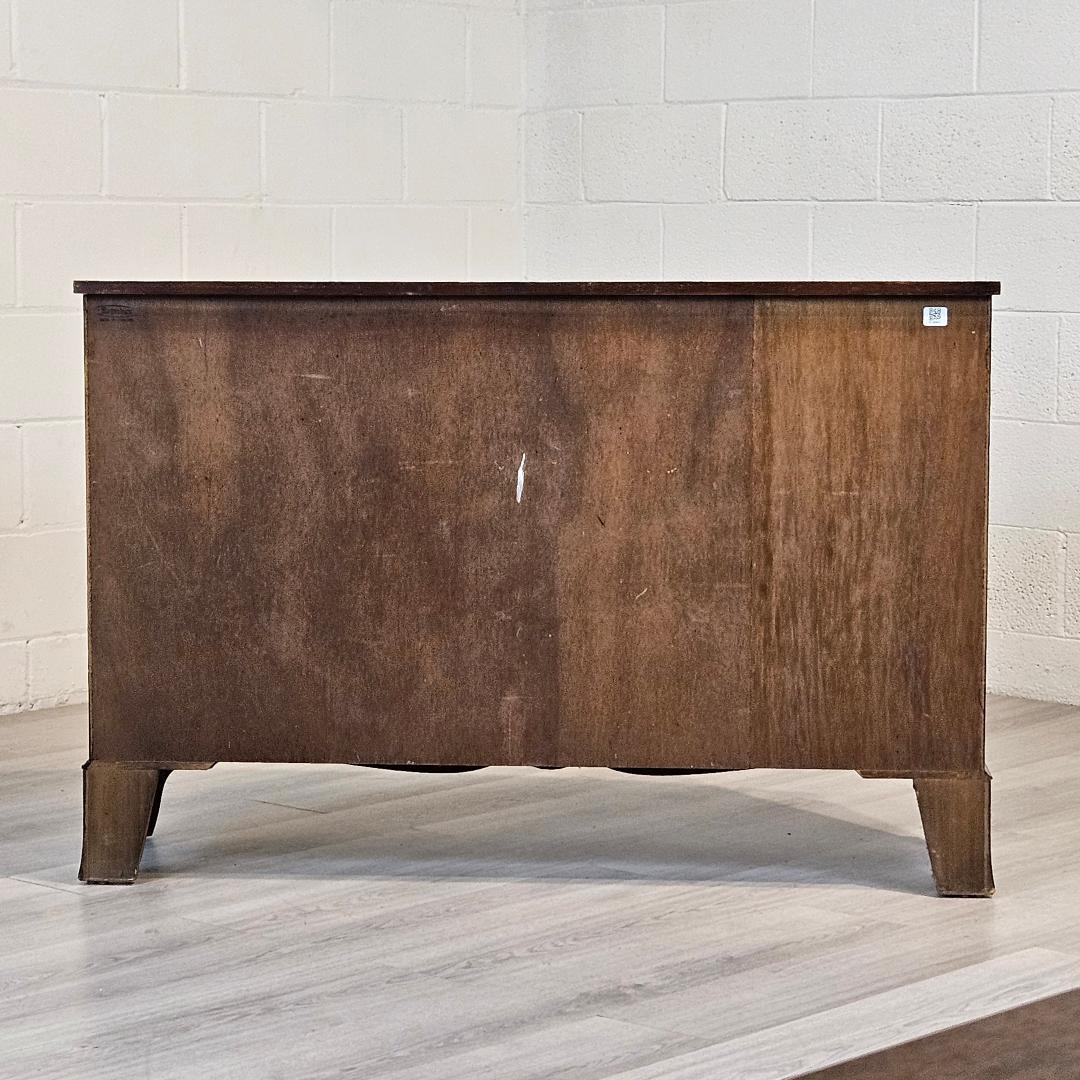 18th Century Style English Sideboard in Georgian Style For Sale 5