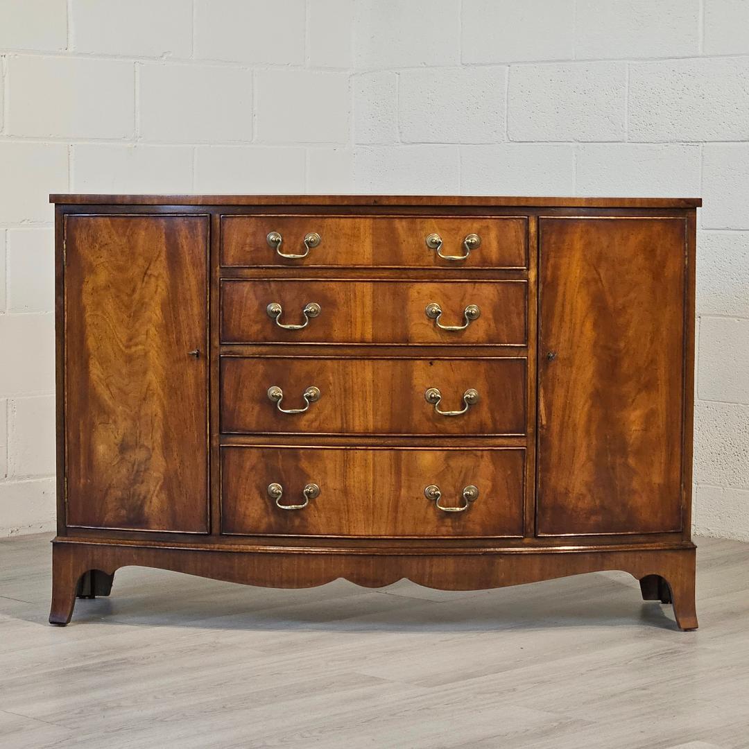 18th Century Style English Sideboard in Georgian Style For Sale 6