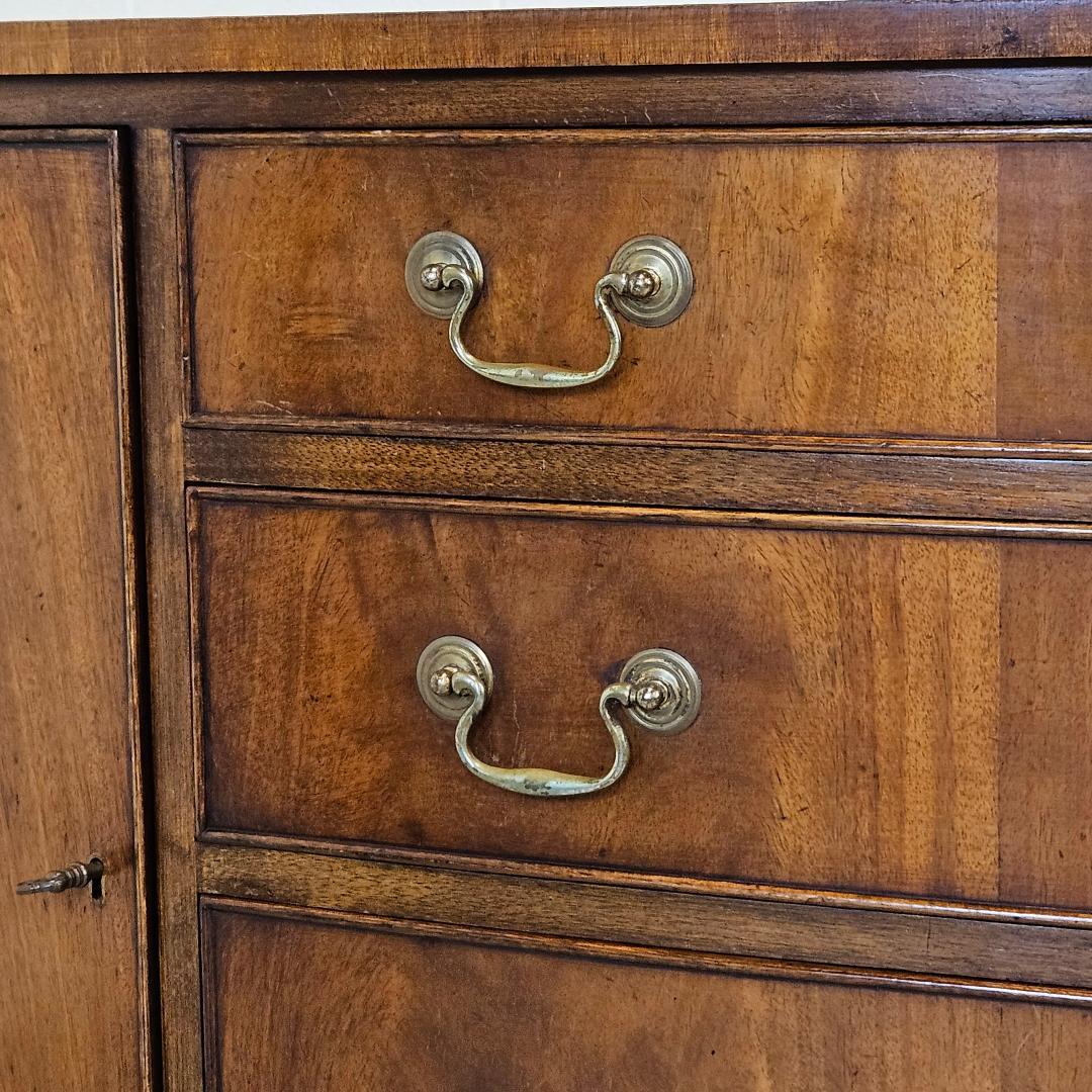 18th Century Style English Sideboard in Georgian Style For Sale 3