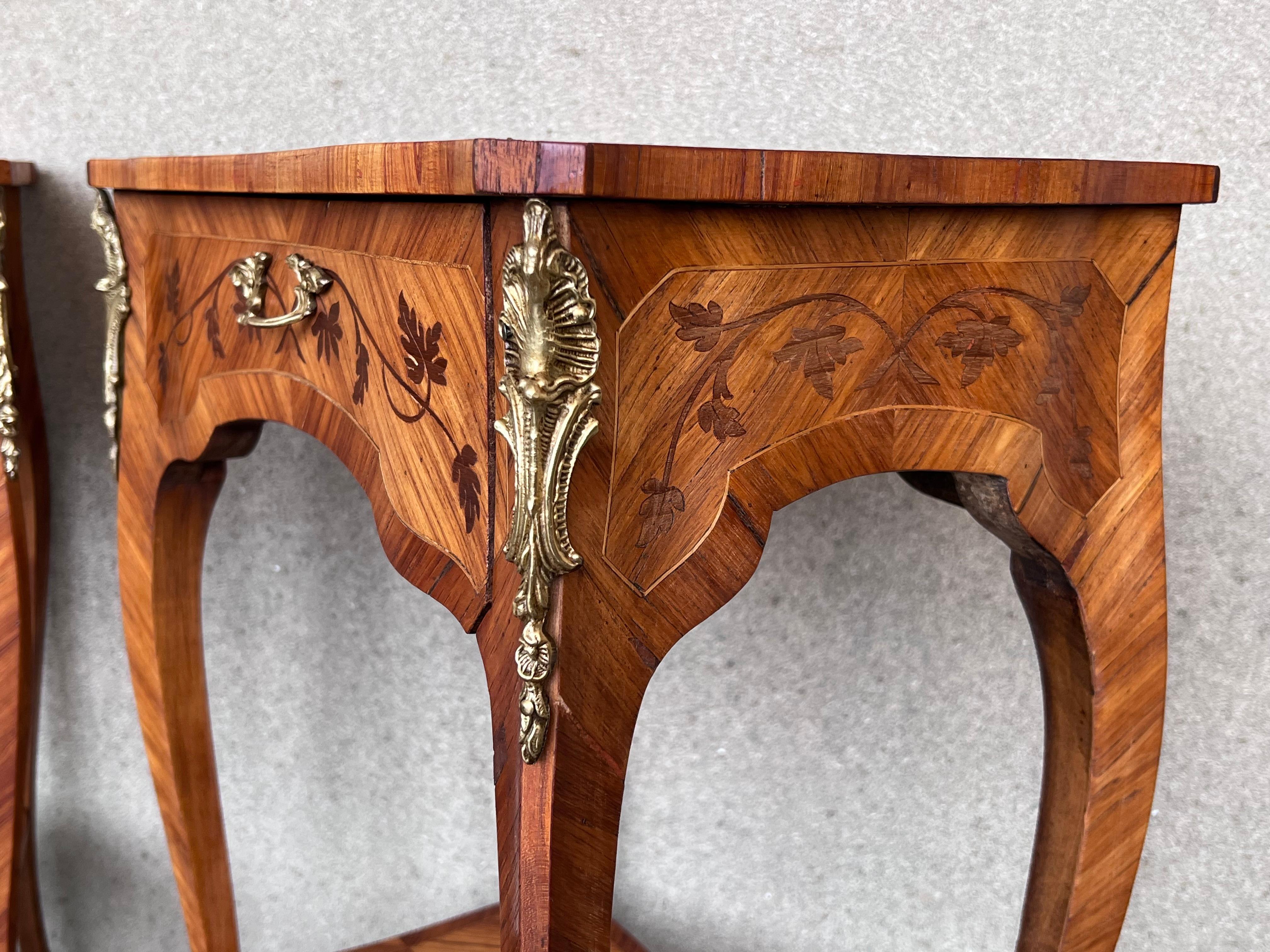 18th Century Style French Louis XV Marquetry Side Table or Nightstands, a Pair For Sale 2