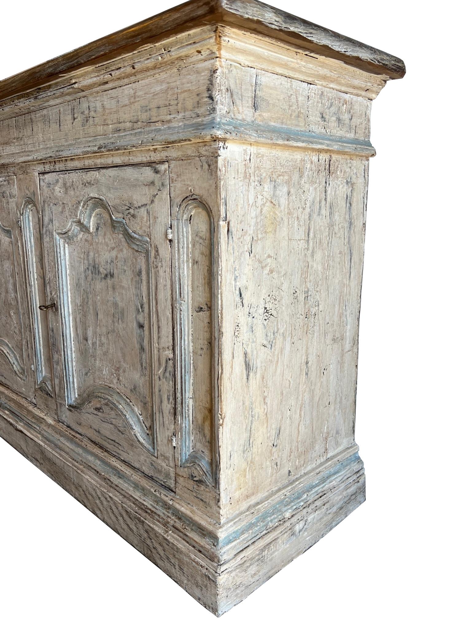 Credenza italiana de 3 puertas 