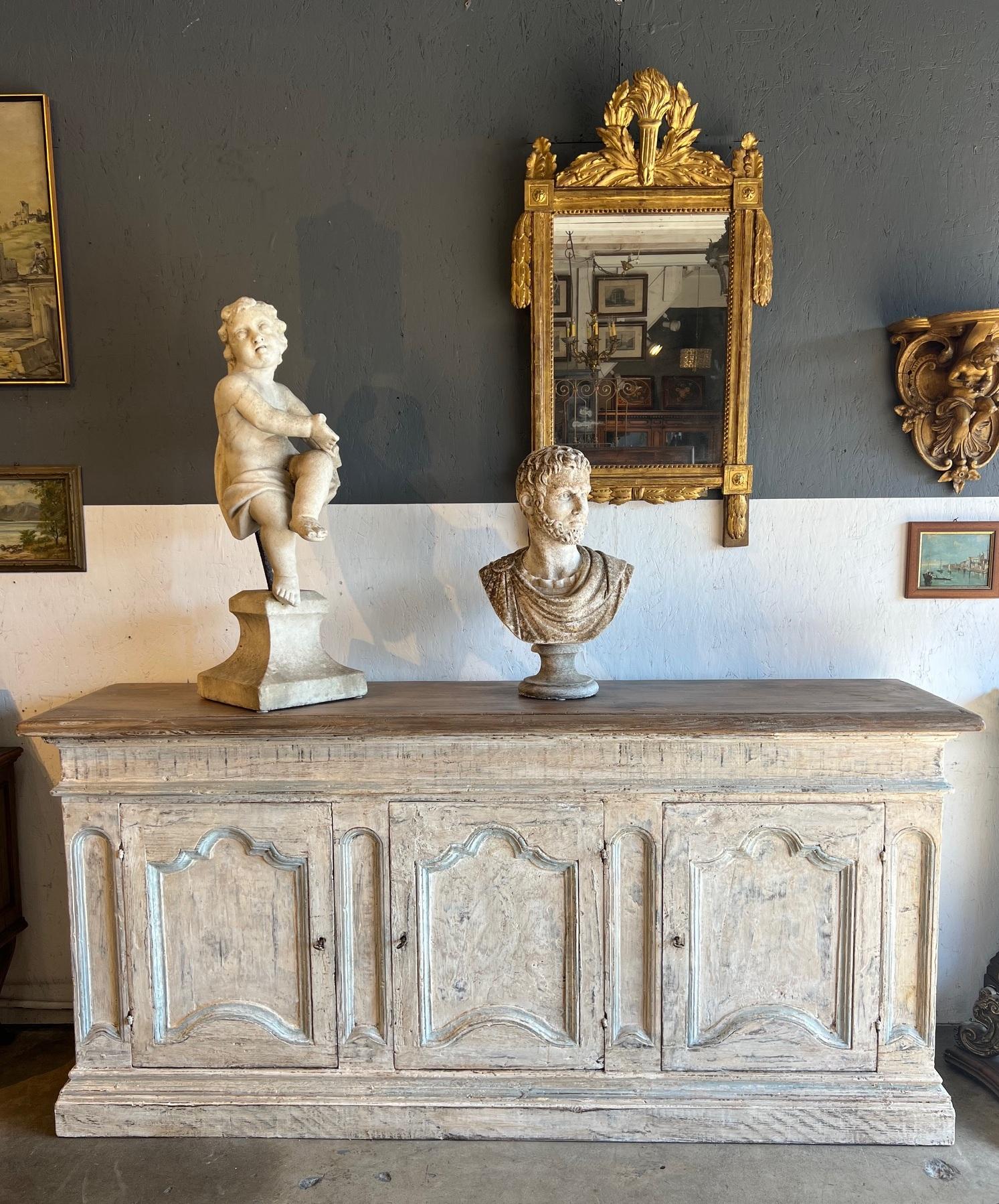 Credenza italiana de 3 puertas 