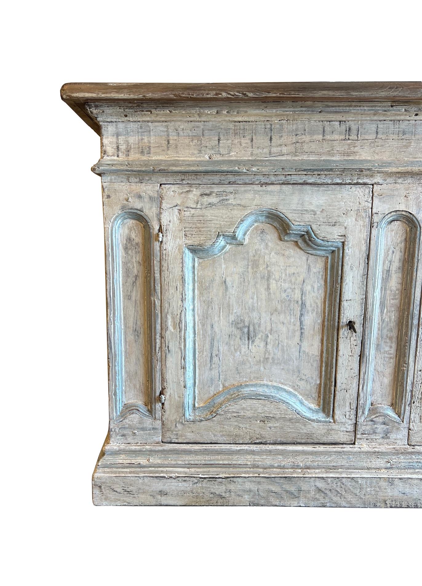 Credenza italiana de 3 puertas 