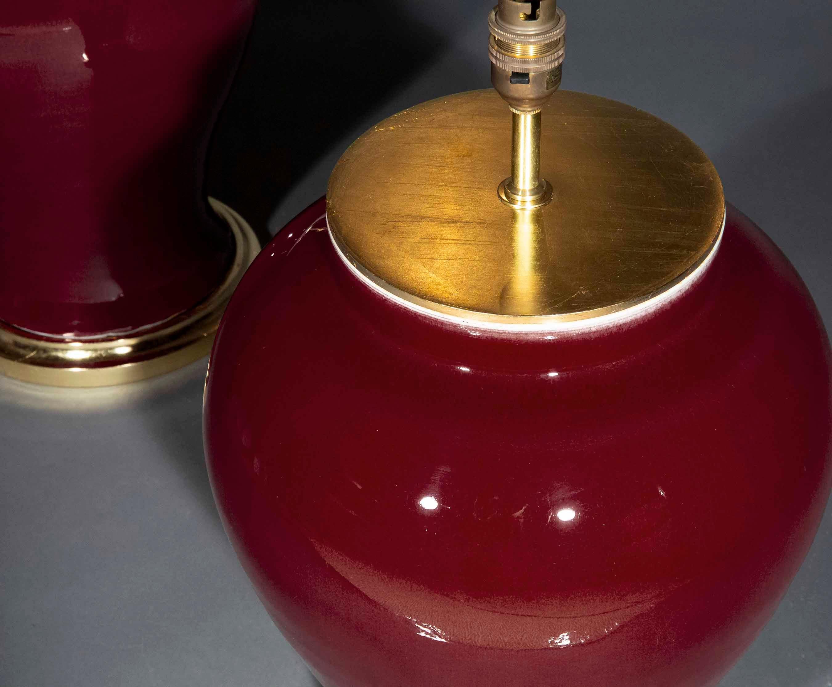 Pareja grande de lámparas de jarra chinas estilo siglo XVIII en esmalte Sang de Boeuf Alfarería en venta