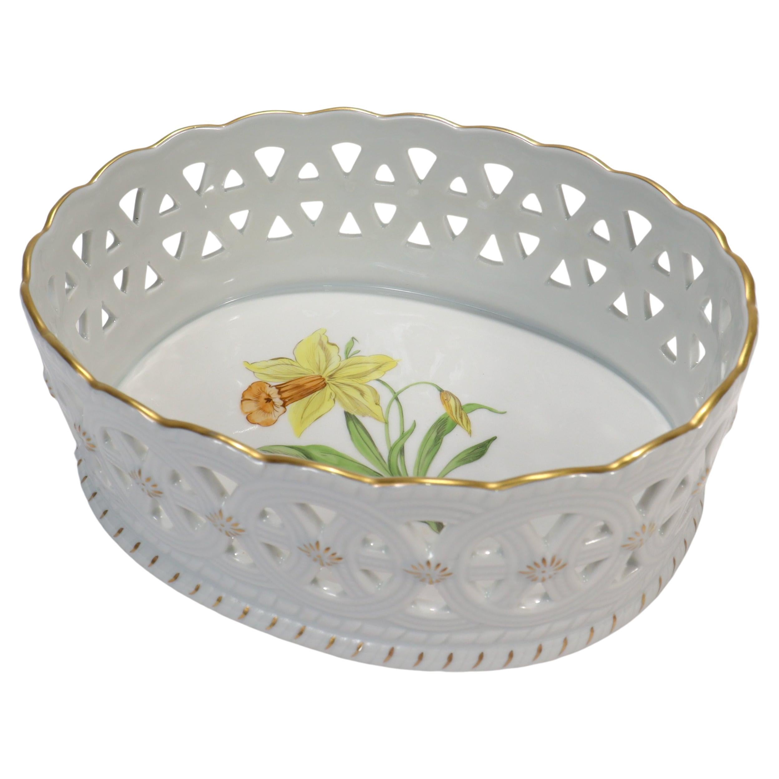 Panier réticulé ou ajouré en porcelaine de Ludwigsburg de style du 18ème siècle