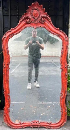 Specchio da parete rococò del XVIII secolo con vetro smussato anticato