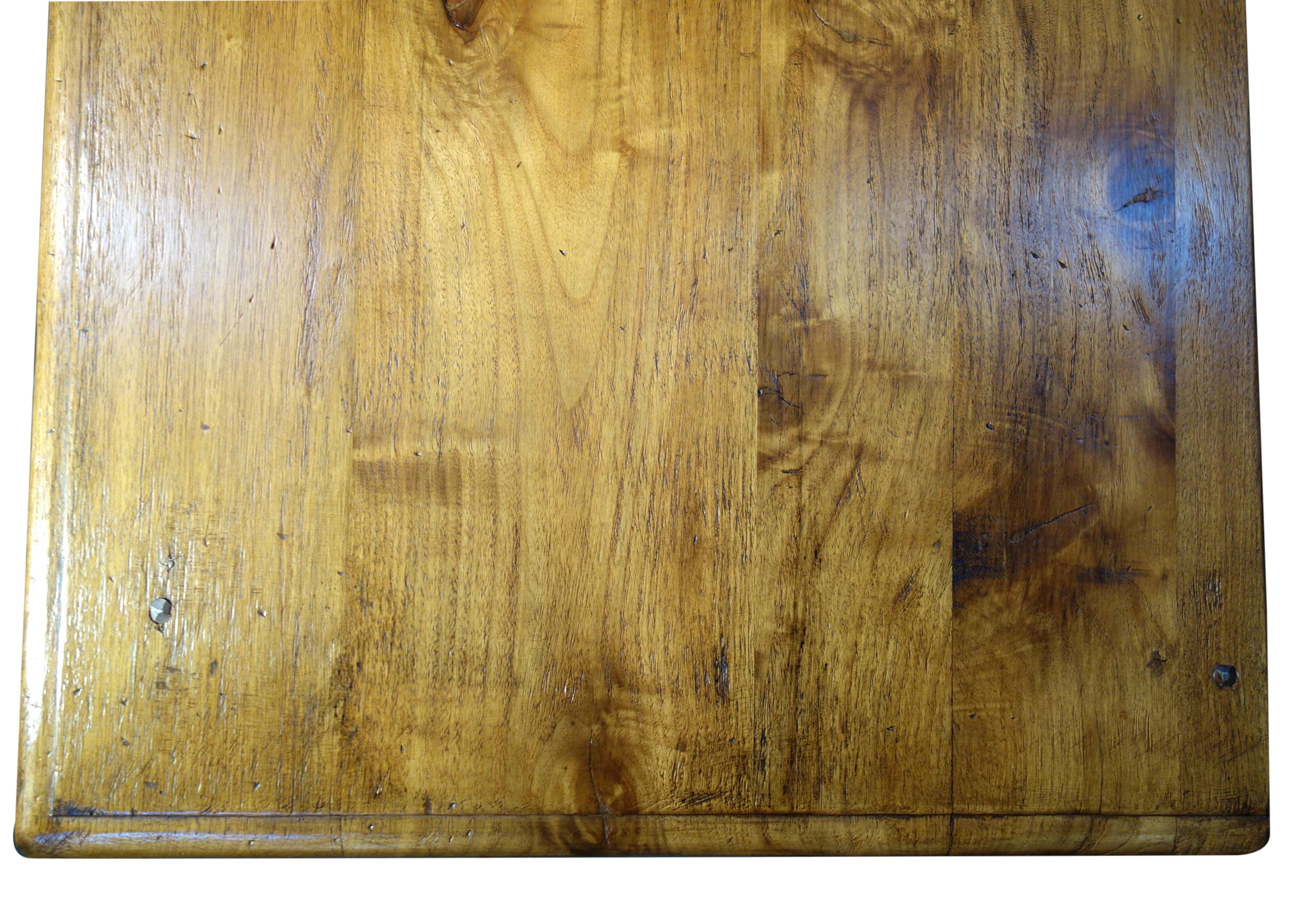Credenza Estilo Siglo XVIII ROMA Acabado Nogal Natural Reproducción Antigua En Stock en venta 7
