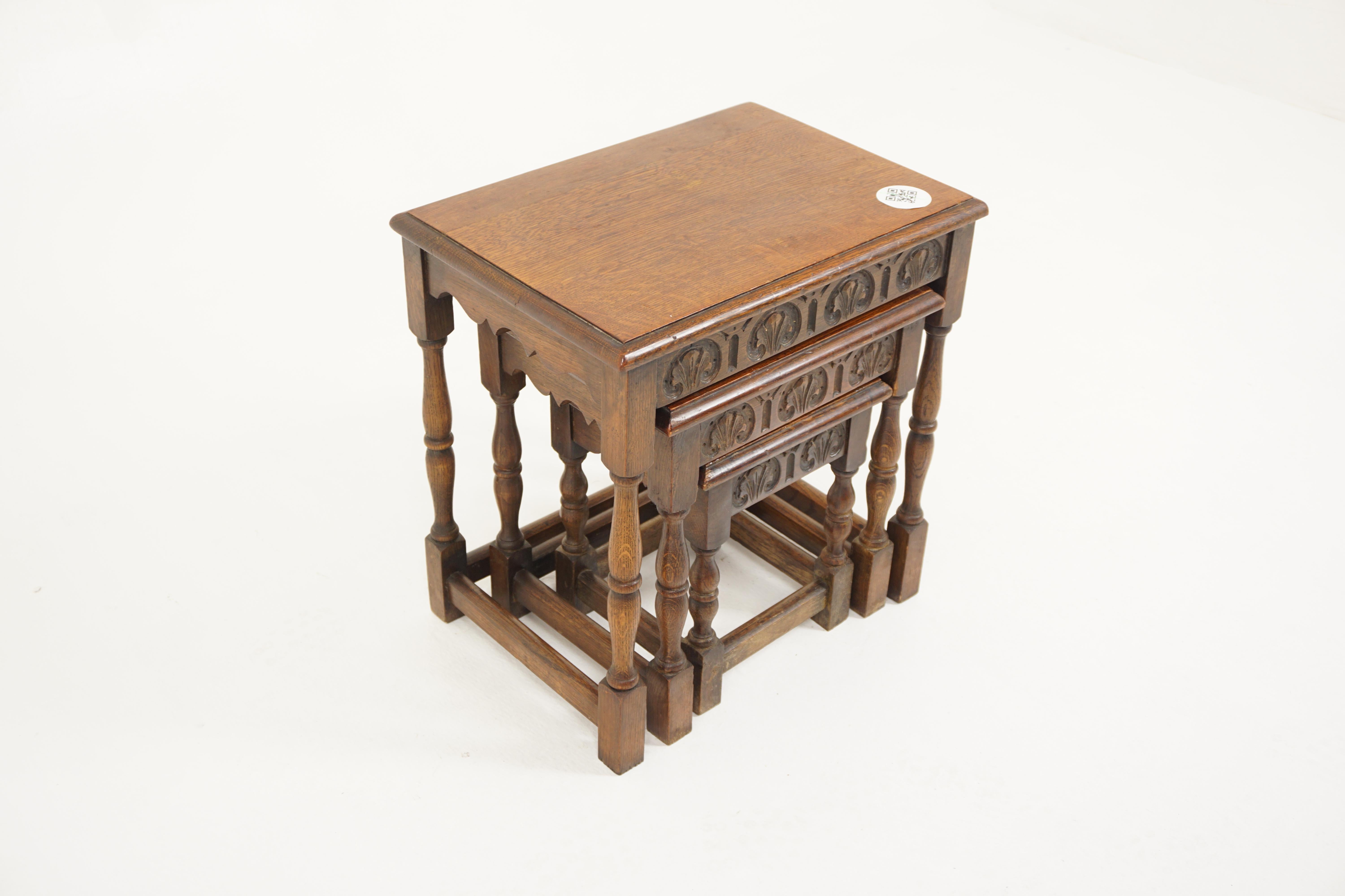 Scottish 18th Century Style Set of 3 Oak Nesting Tables, Scotland 1930 For Sale