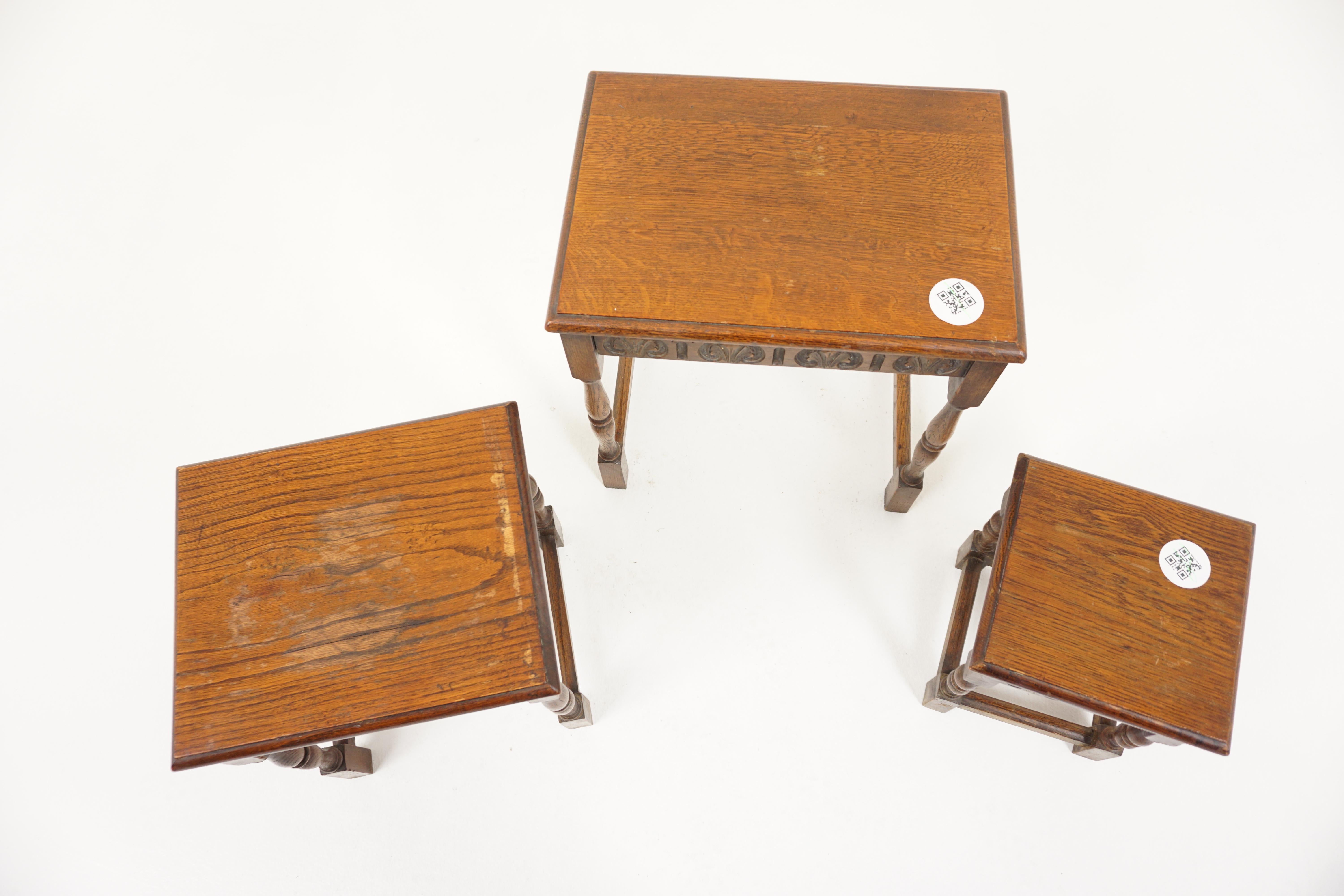 20th Century 18th Century Style Set of 3 Oak Nesting Tables, Scotland 1930 For Sale