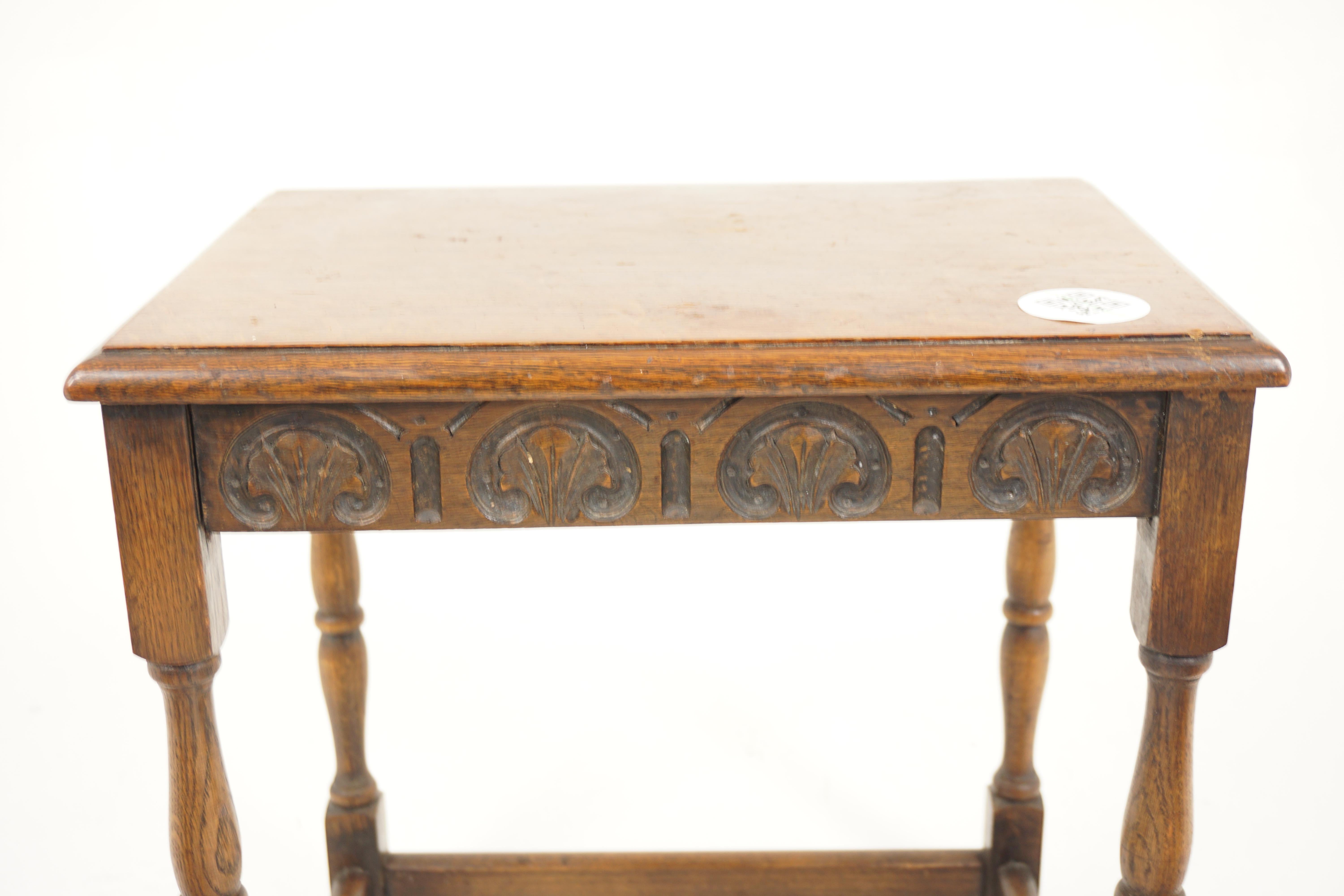 18th Century Style Set of 3 Oak Nesting Tables, Scotland 1930 For Sale 1