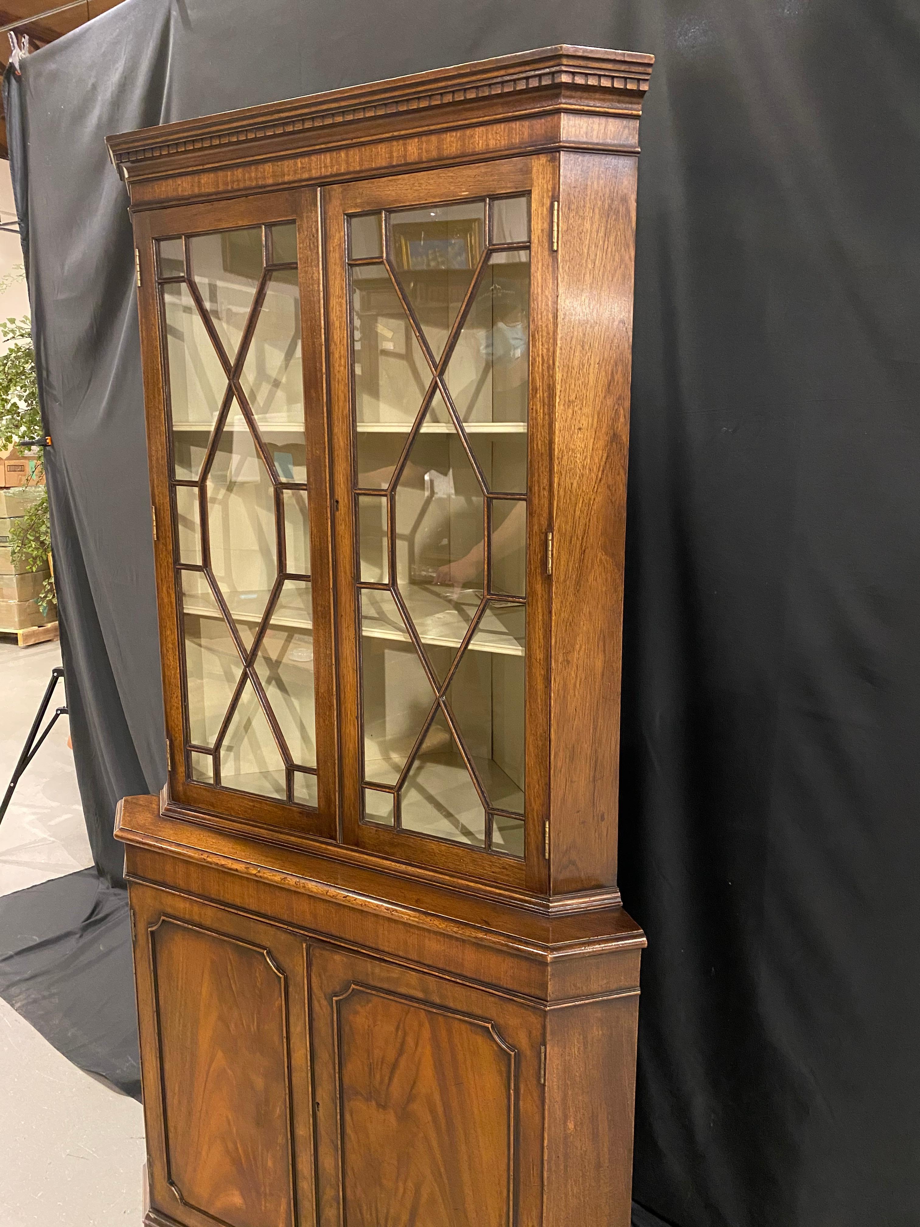 20th Century 18th Century Style Two-Door Corner Cabinet, Mahogany, Georgian Style For Sale