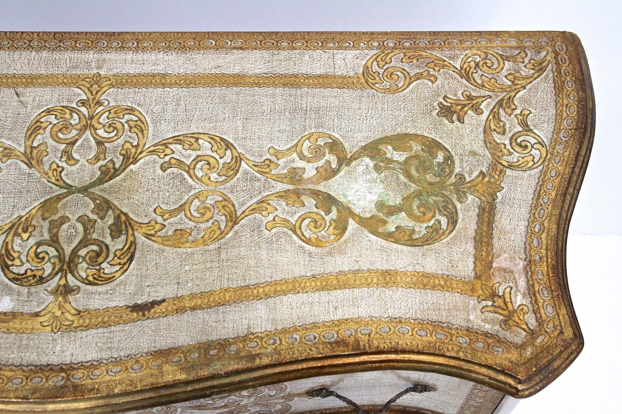 Venezianische Serpentinenkommode im Stil des 18. Jahrhunderts/Kommode mit Schubladenschrank, IT ca. 1940 im Angebot 5