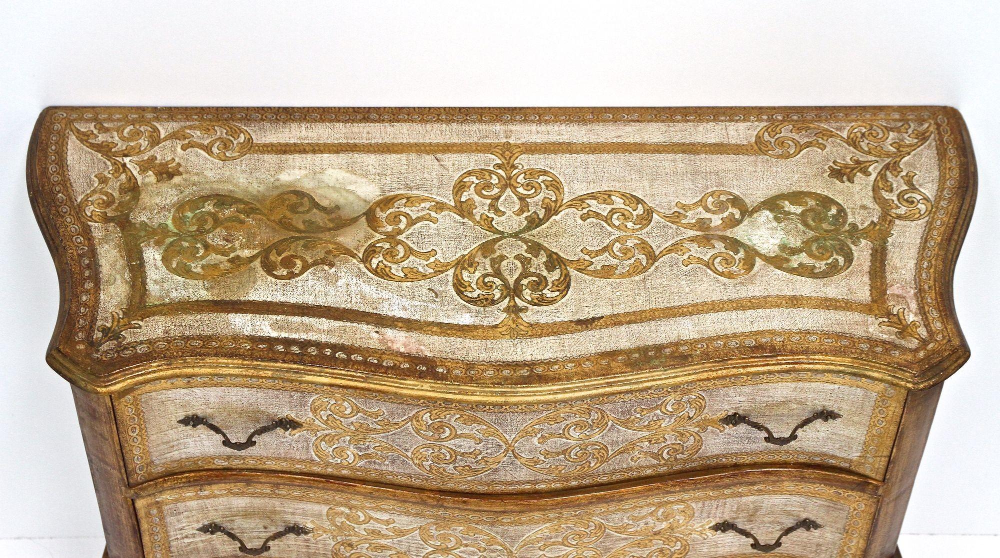 Venezianische Serpentinenkommode im Stil des 18. Jahrhunderts/Kommode mit Schubladenschrank, IT ca. 1940 im Angebot 1