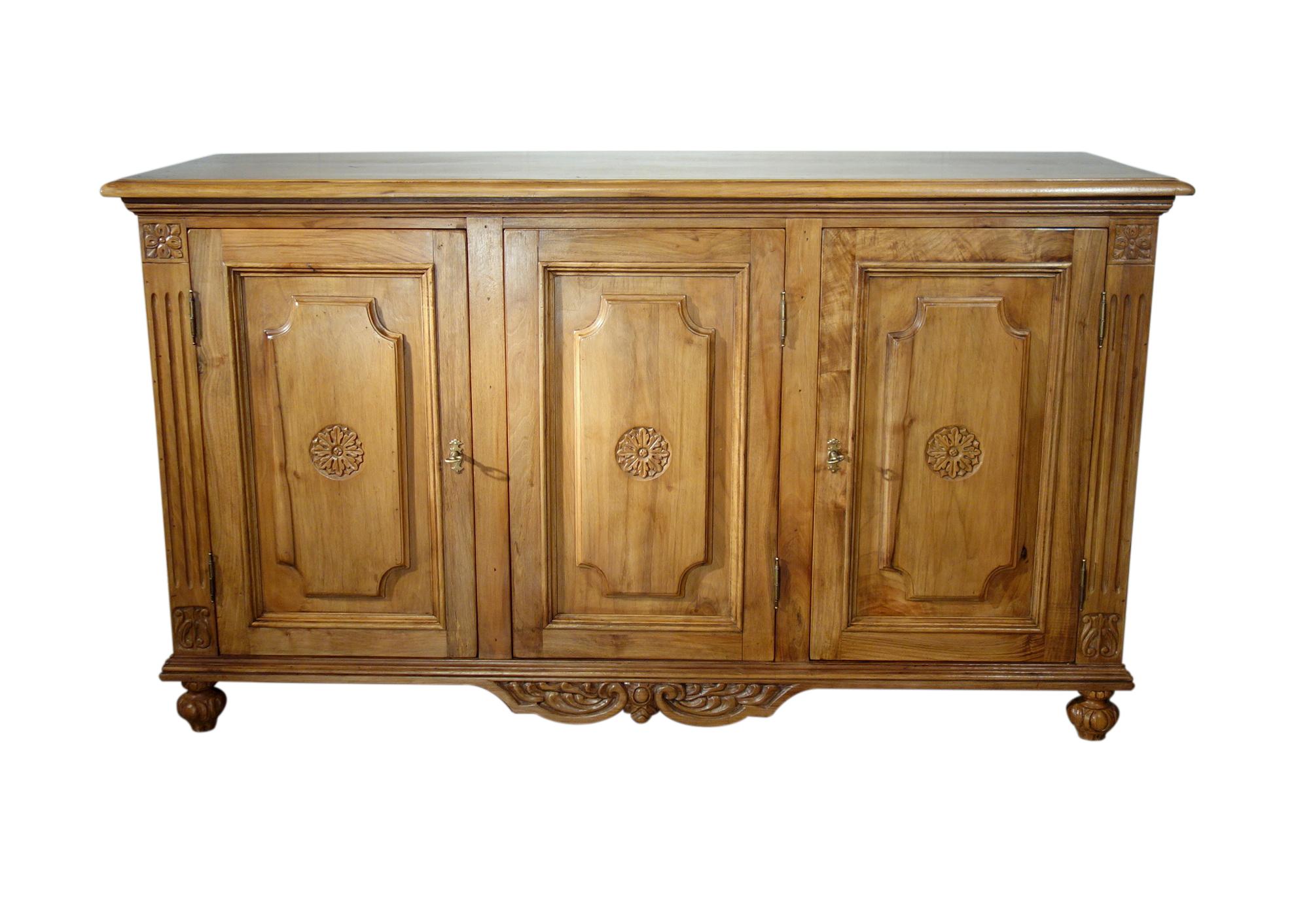 Hand-Crafted 18th C Style VENEZIA Italian Walnut Credenza to order interior & finish options For Sale