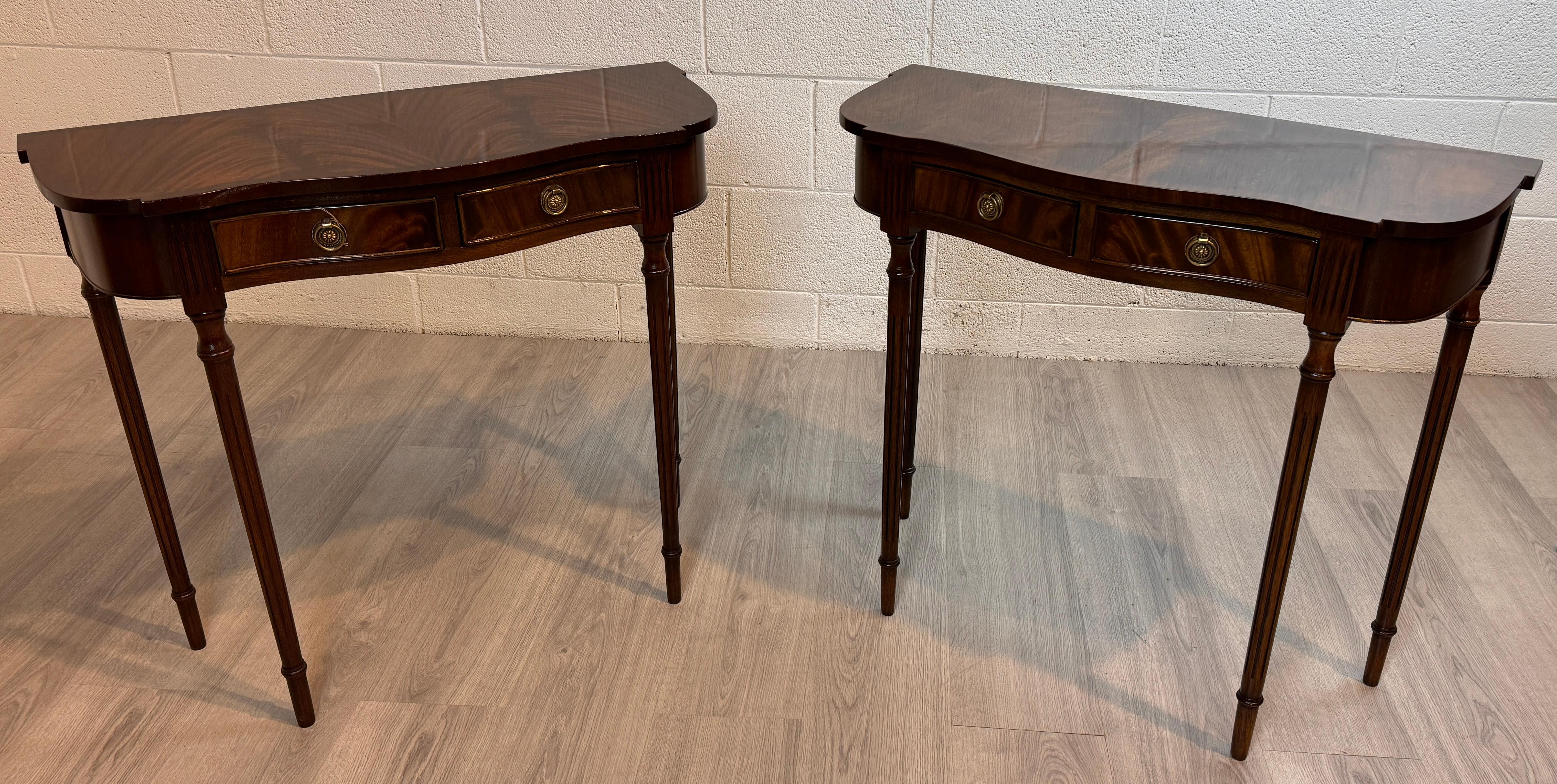 18th Century Style Vintage English Console Table with Two Drawers For Sale 8