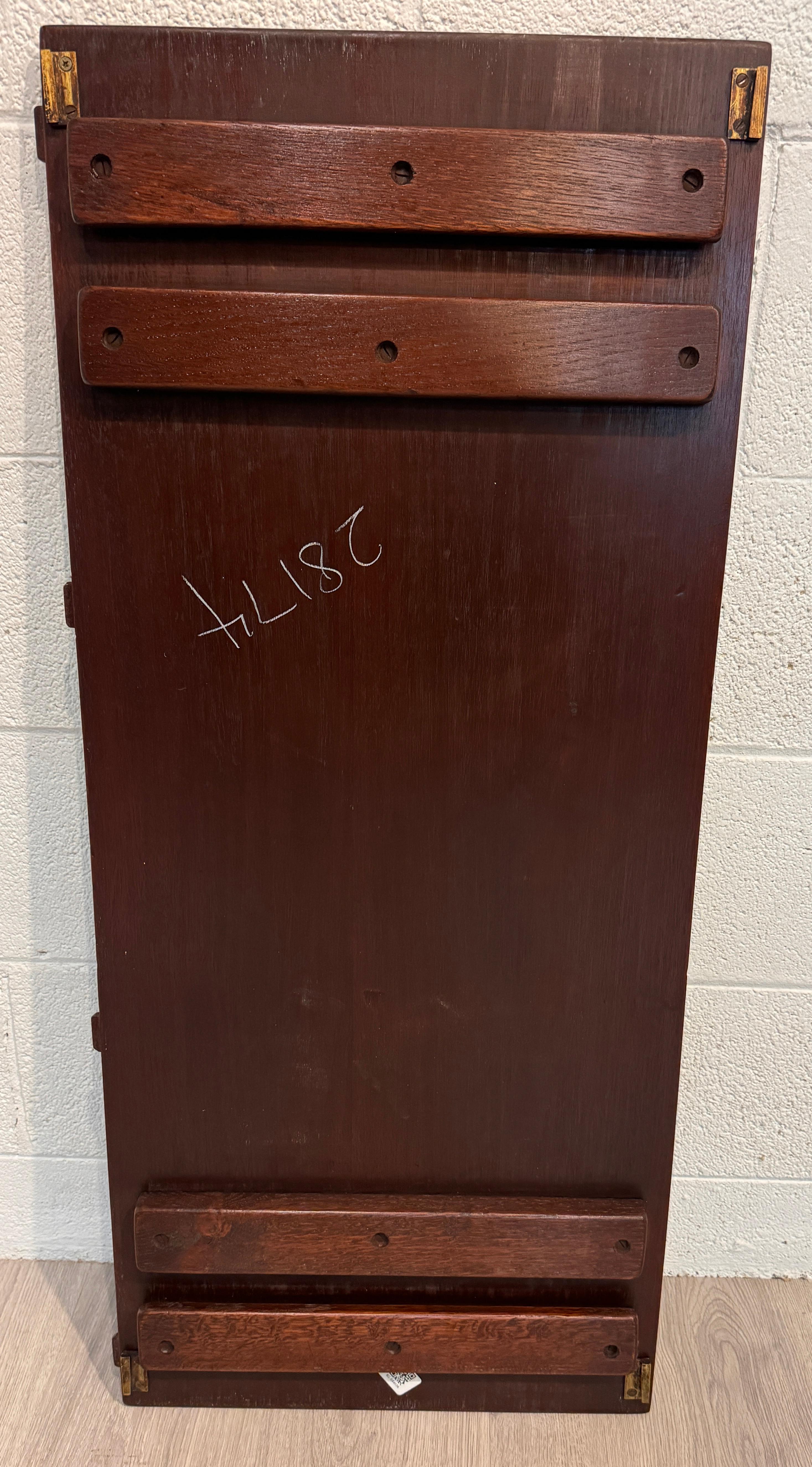 Table de salle à manger anglaise vintage du 18ème siècle, piédestal jumeau avec détails en laiton en vente 9