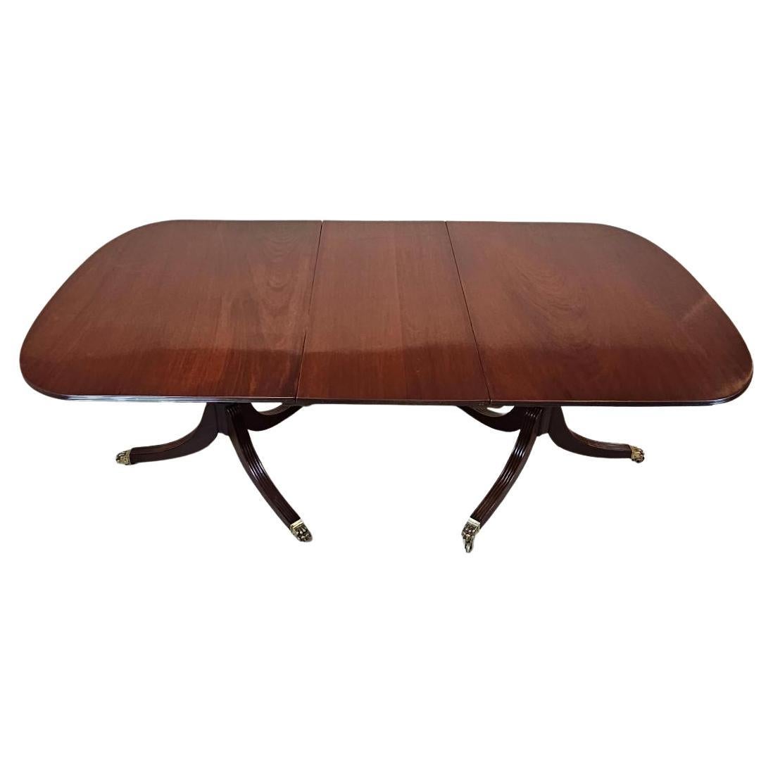 Table de salle à manger anglaise vintage du 18ème siècle, piédestal jumeau avec détails en laiton