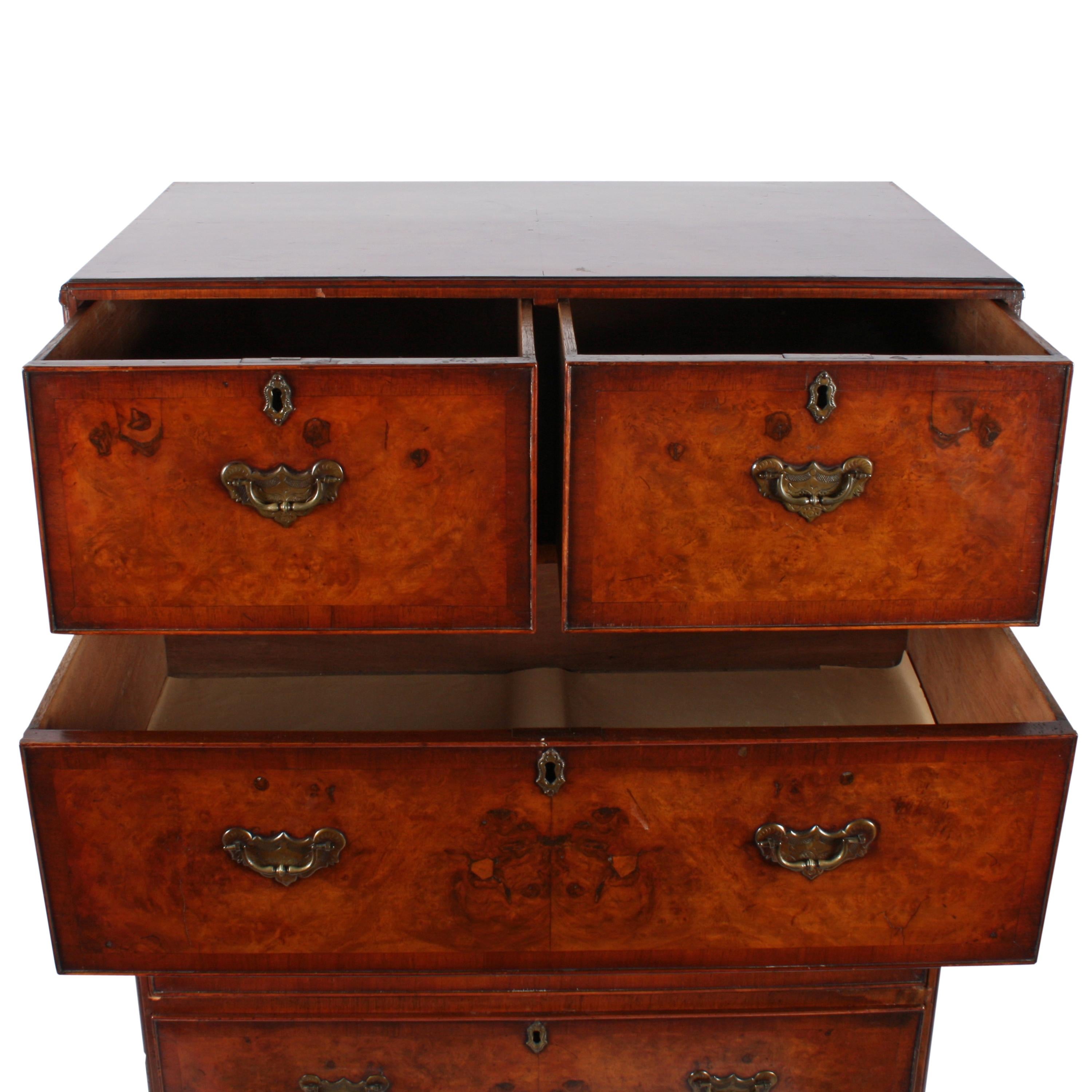 18th Century Style Walnut Chest (Walnuss) im Angebot