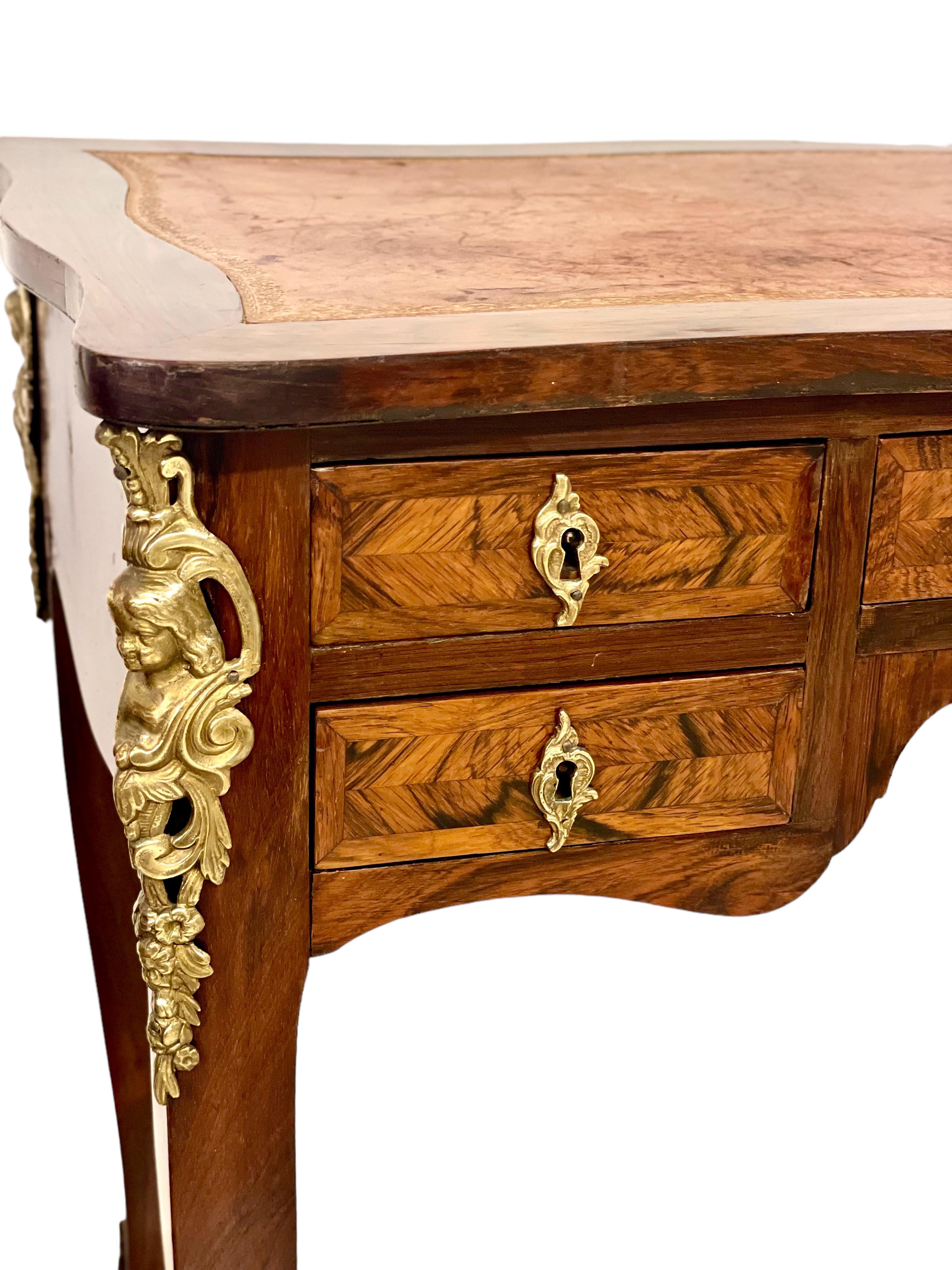 1750s Gilt Bronze Mounted Writing Lady Desk, by Adrien DELORME For Sale 6