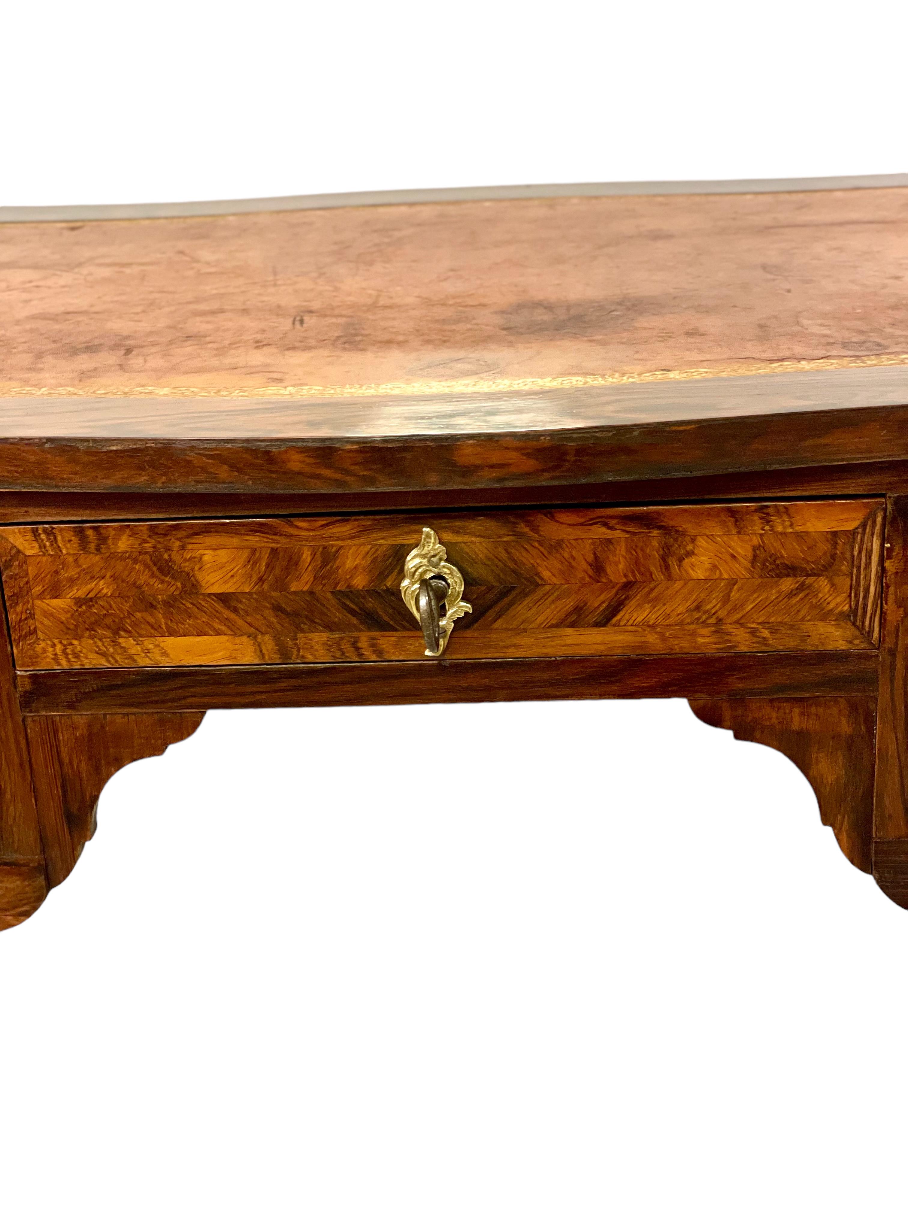 1750s Gilt Bronze Mounted Writing Lady Desk, by Adrien DELORME For Sale 10