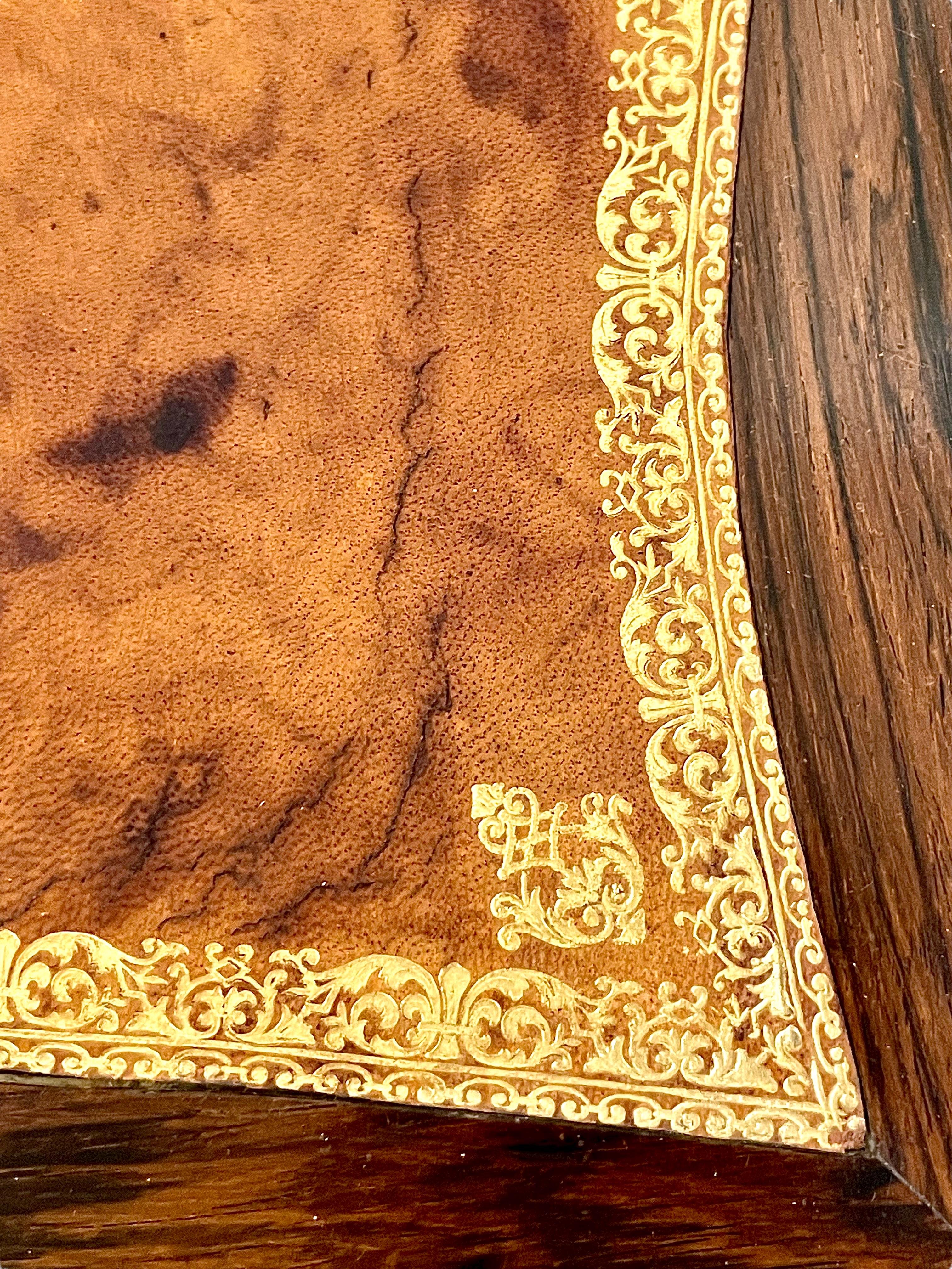 1750er Jahre Vergoldete Bronze, Schreibtisch von Adrien DELORME im Zustand „Gut“ im Angebot in LA CIOTAT, FR