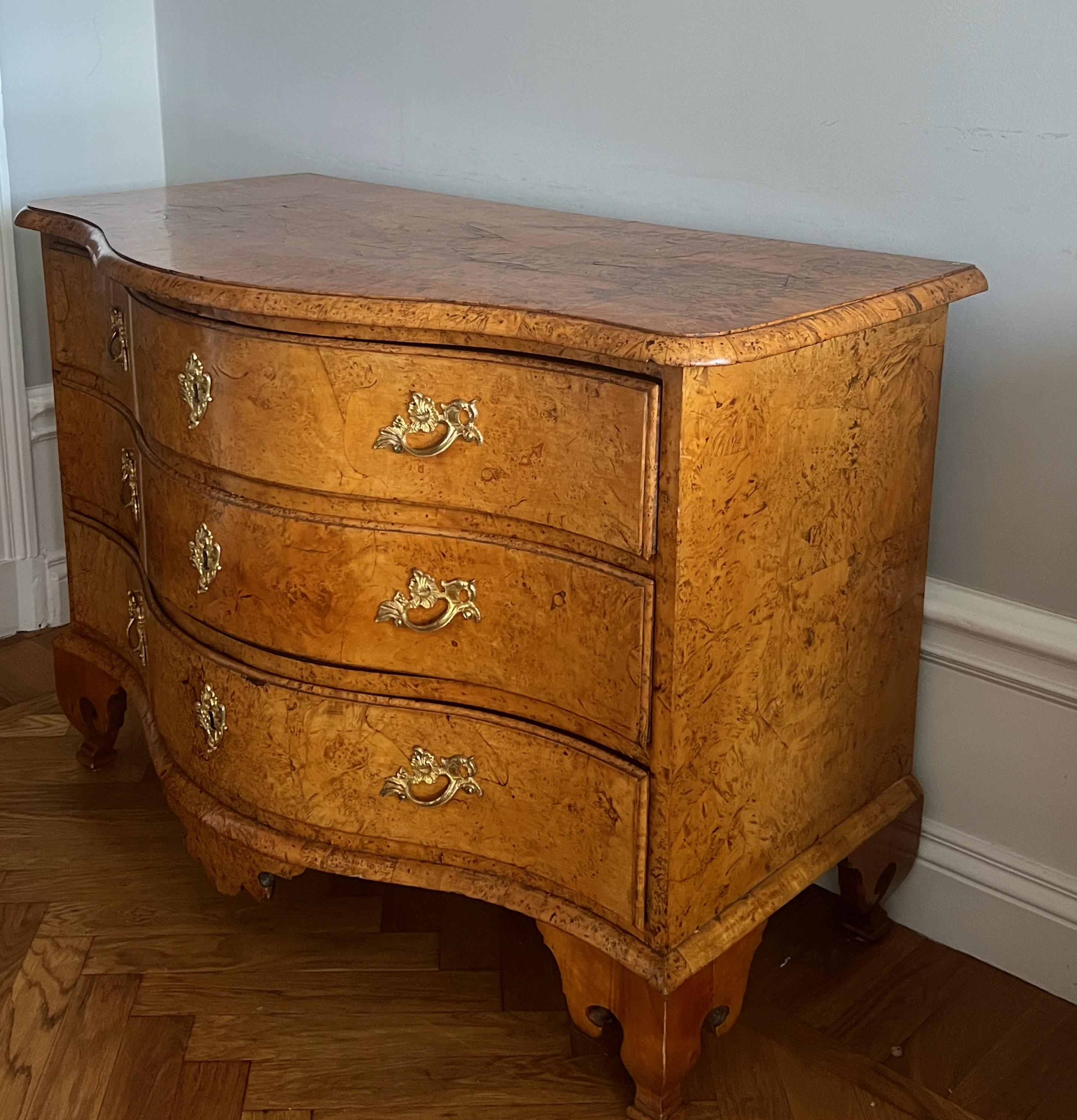 Baroque 18th Century Swedish Commode, Alder Root For Sale