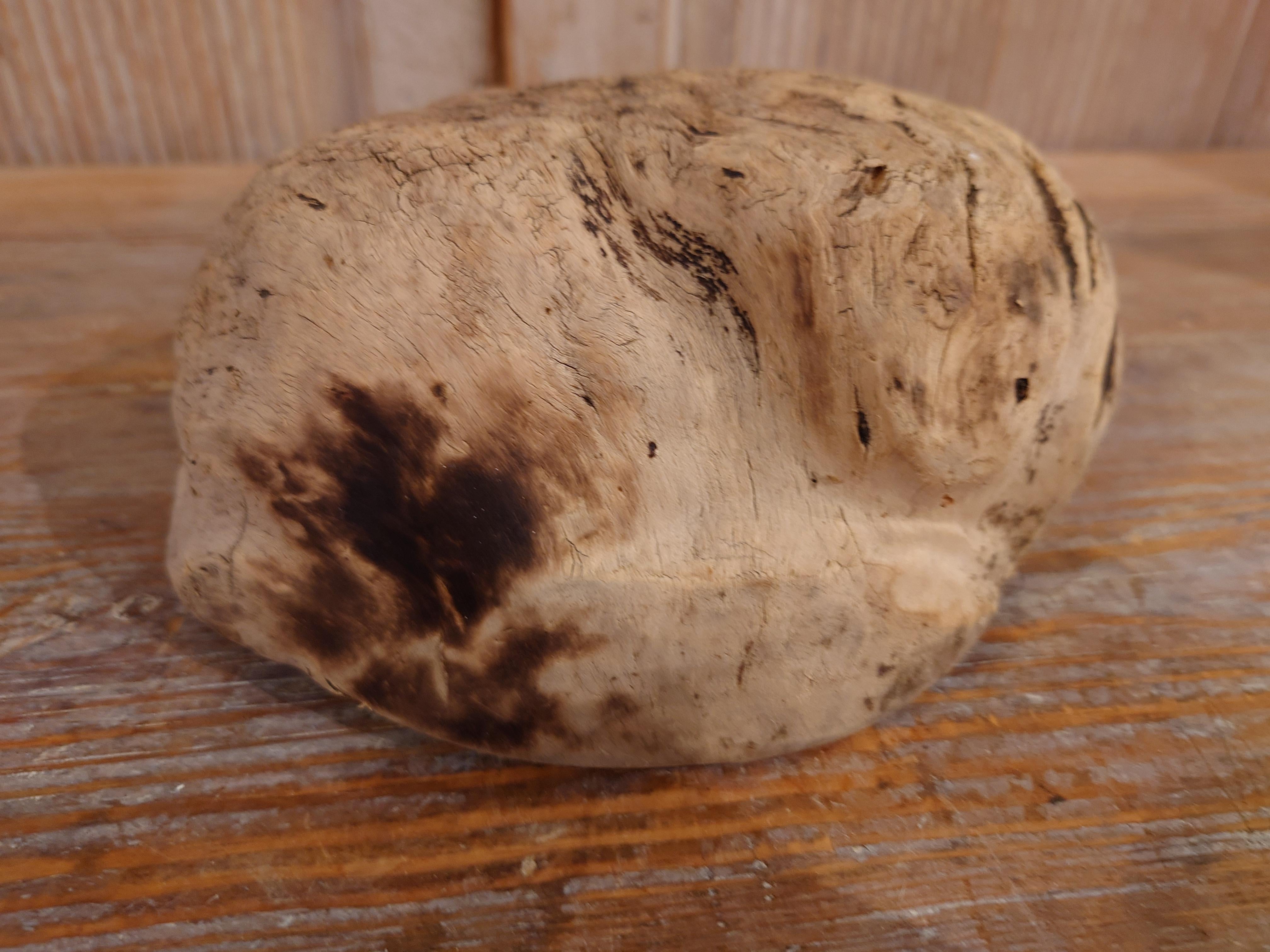 Antique suédois du XVIIIe siècle  art populaire  primitif rustique Bol en bois avec poignée en vente 7