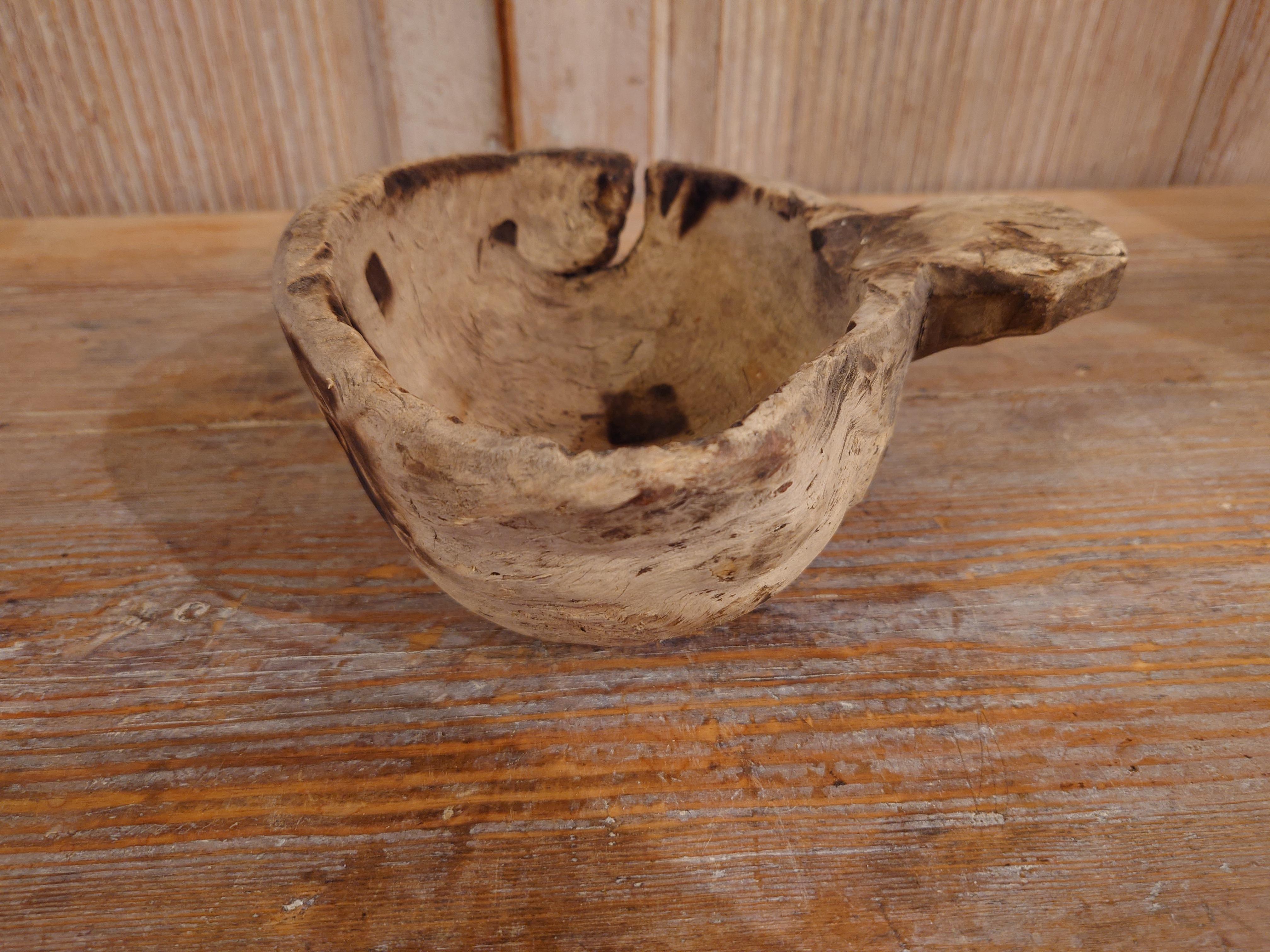 18th Century Swedish Antique  Folkart  Primitive Rustic Wooden Bowl with Handle For Sale 11