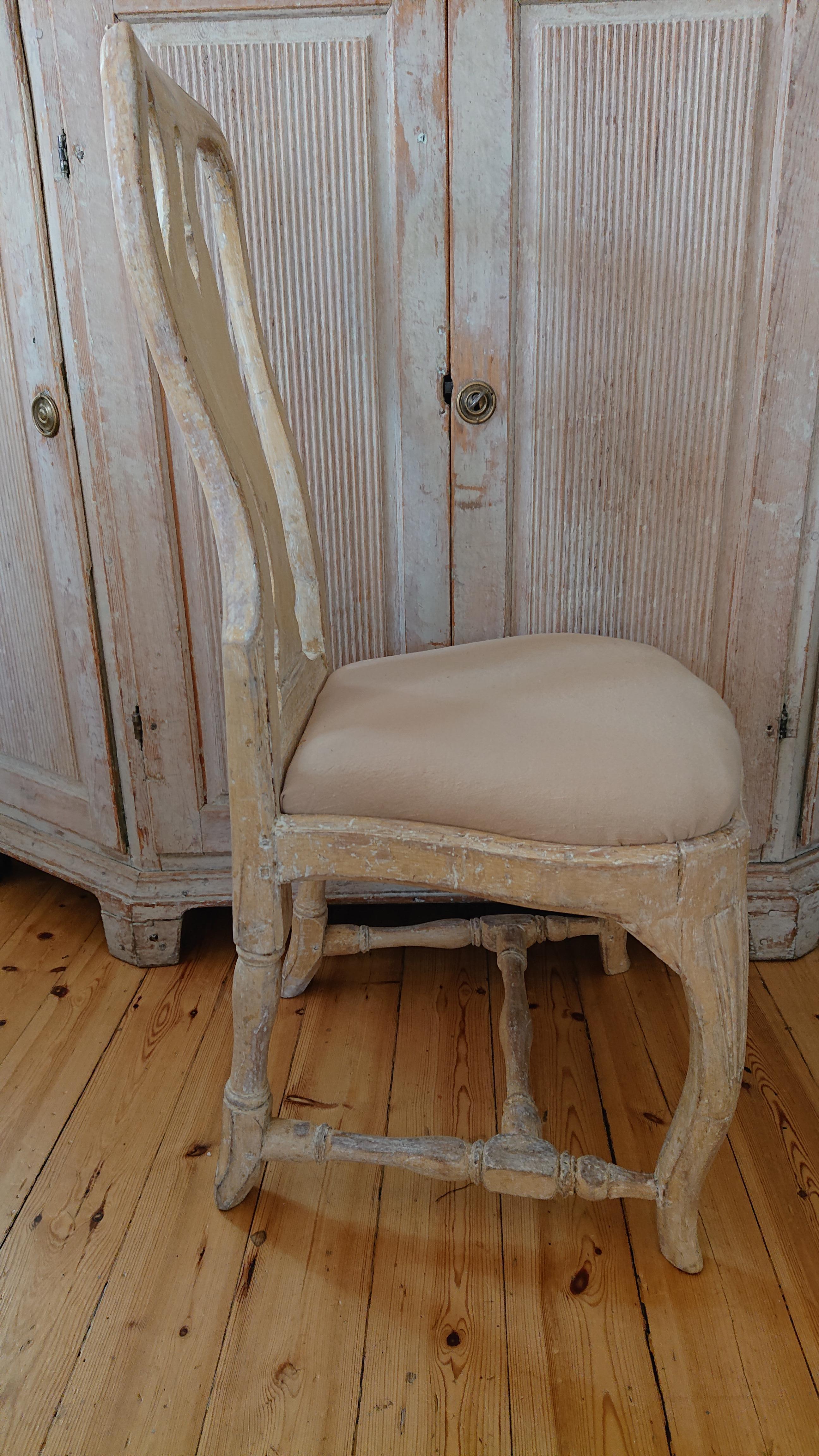 18th Century Swedish Antique Rococo Chair with Original Paint For Sale 1