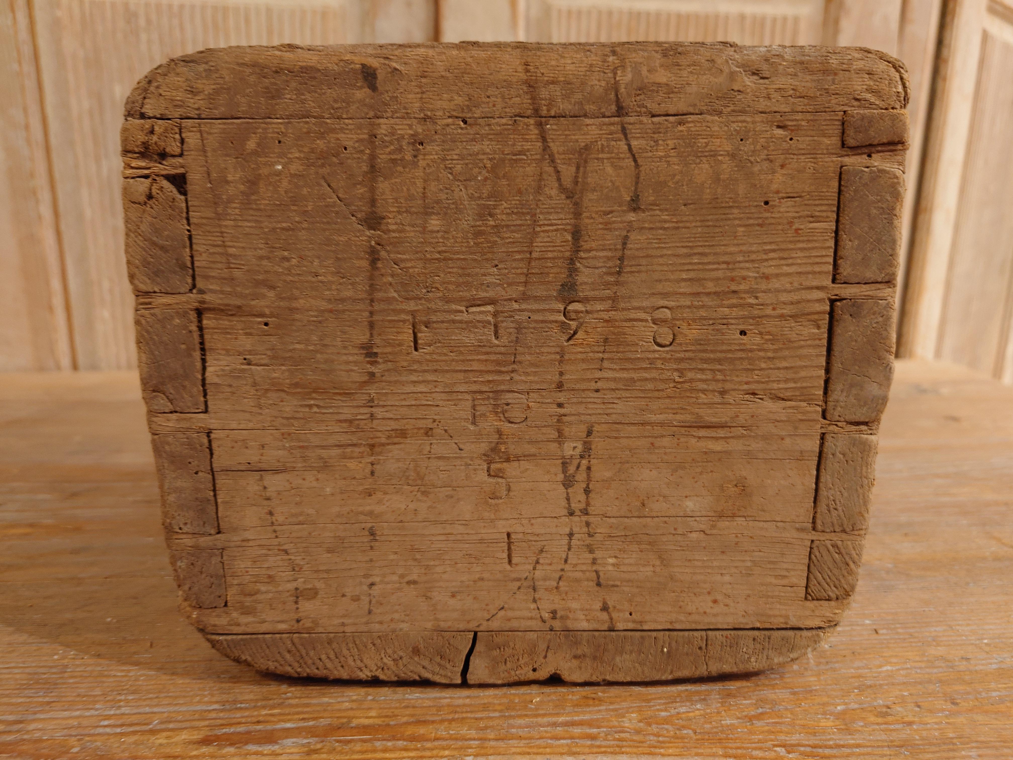 18th Century Swedish  antique rustic genuine Grain  Measure box dated 1798  For Sale 8